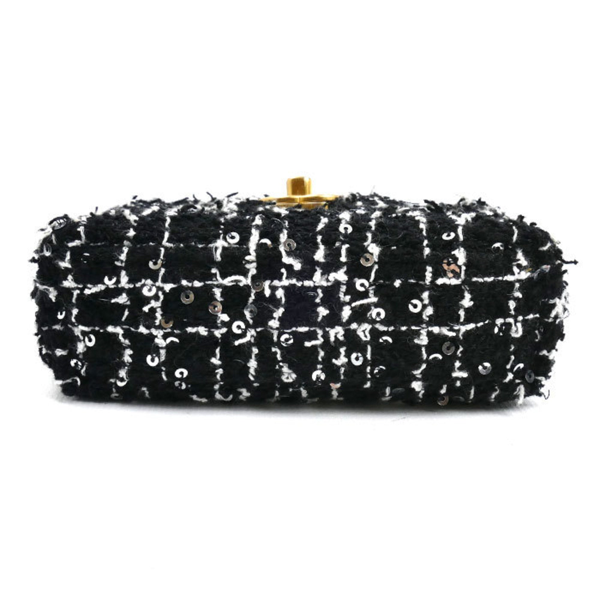 Chanel Black Tweed Shoulder Bag (Pre-Owned)