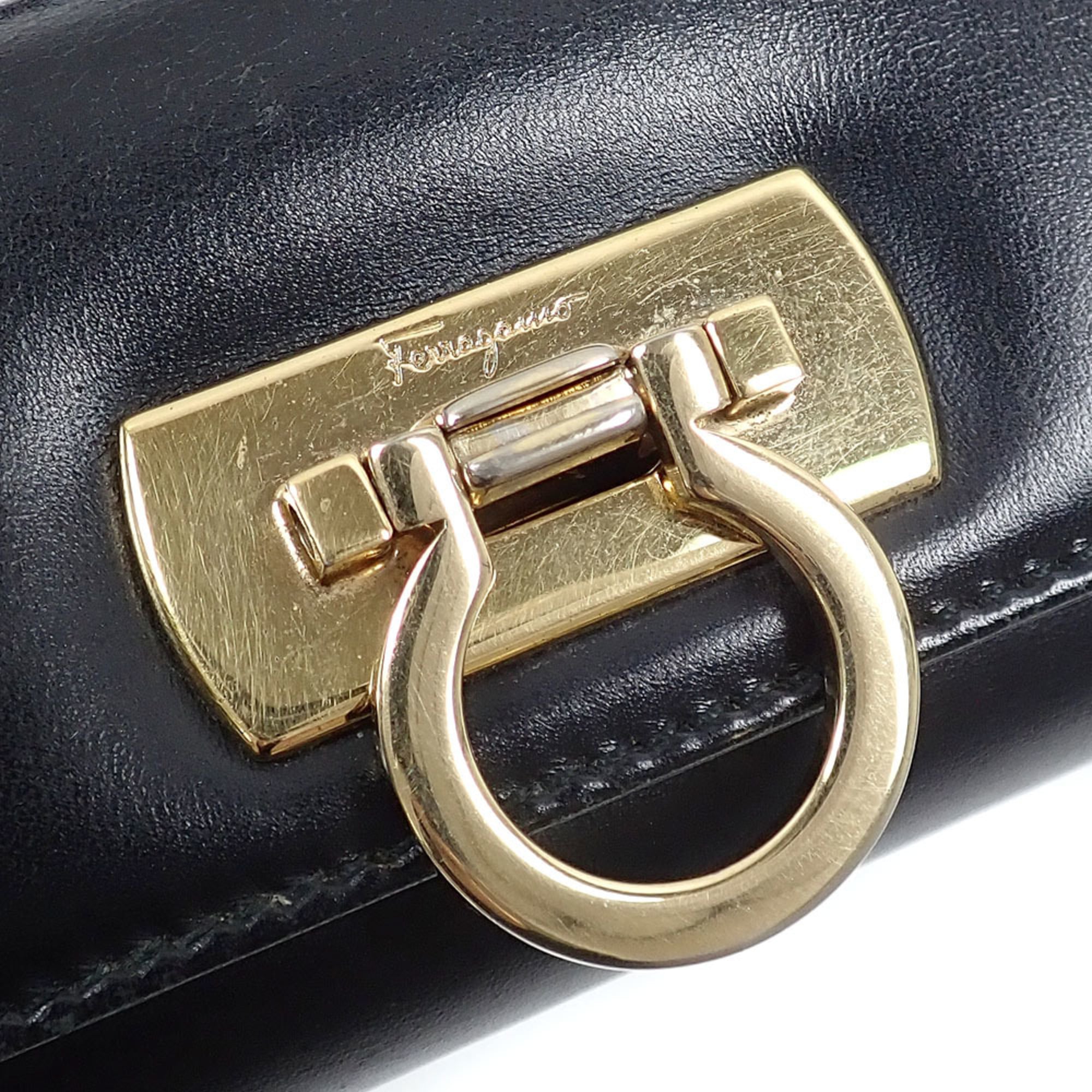 Salvatore Ferragamo Black Leather Shoulder Bag (Pre-Owned)