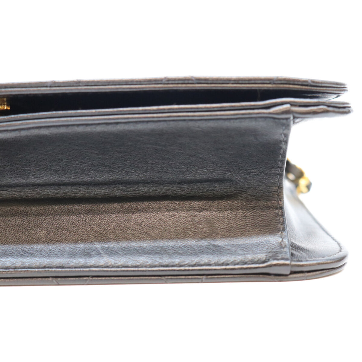 Chanel Black Leather Shoulder Bag (Pre-Owned)