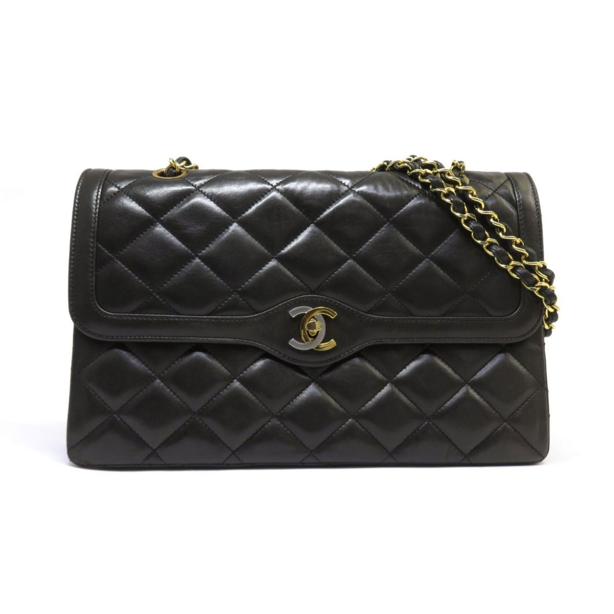 Chanel Matelasse Black Leather Shoulder Bag (Pre-Owned)