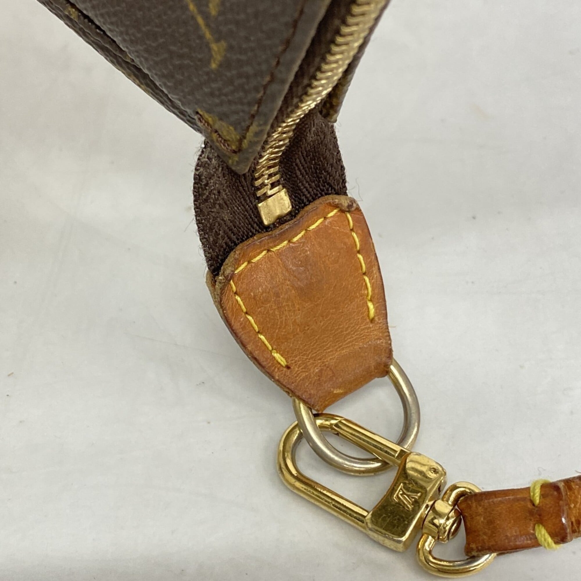 Louis Vuitton Brown Pouch (Pre-Owned)