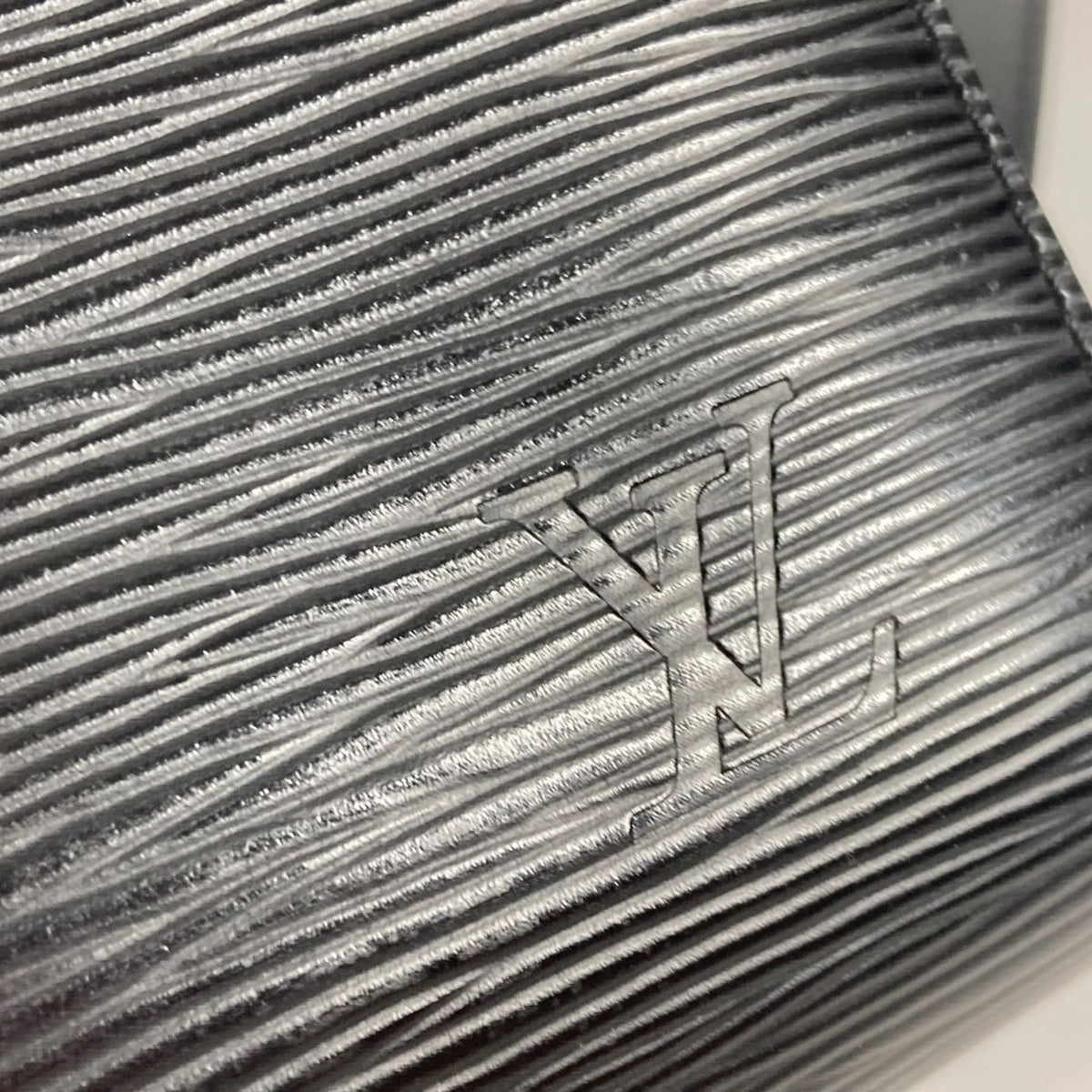 Louis Vuitton Black Noir Epi Leather Clutch Bag (Pre-Owned)