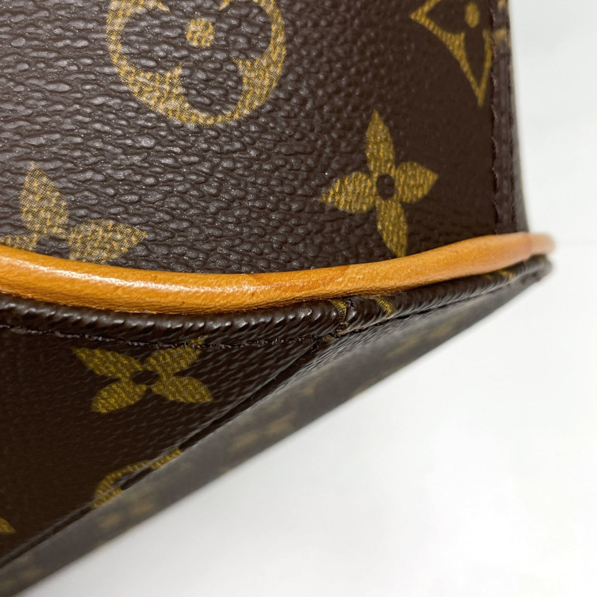 Louis Vuitton Brown Monogram Handbag (Pre-Owned)