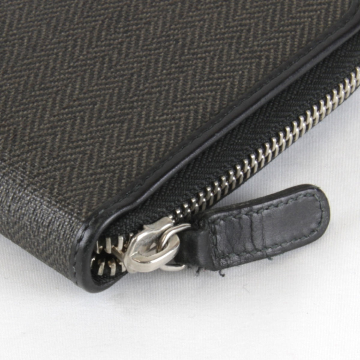 Bvlgari Black Leather Long Wallet (Bi-Fold) (Pre-Owned)