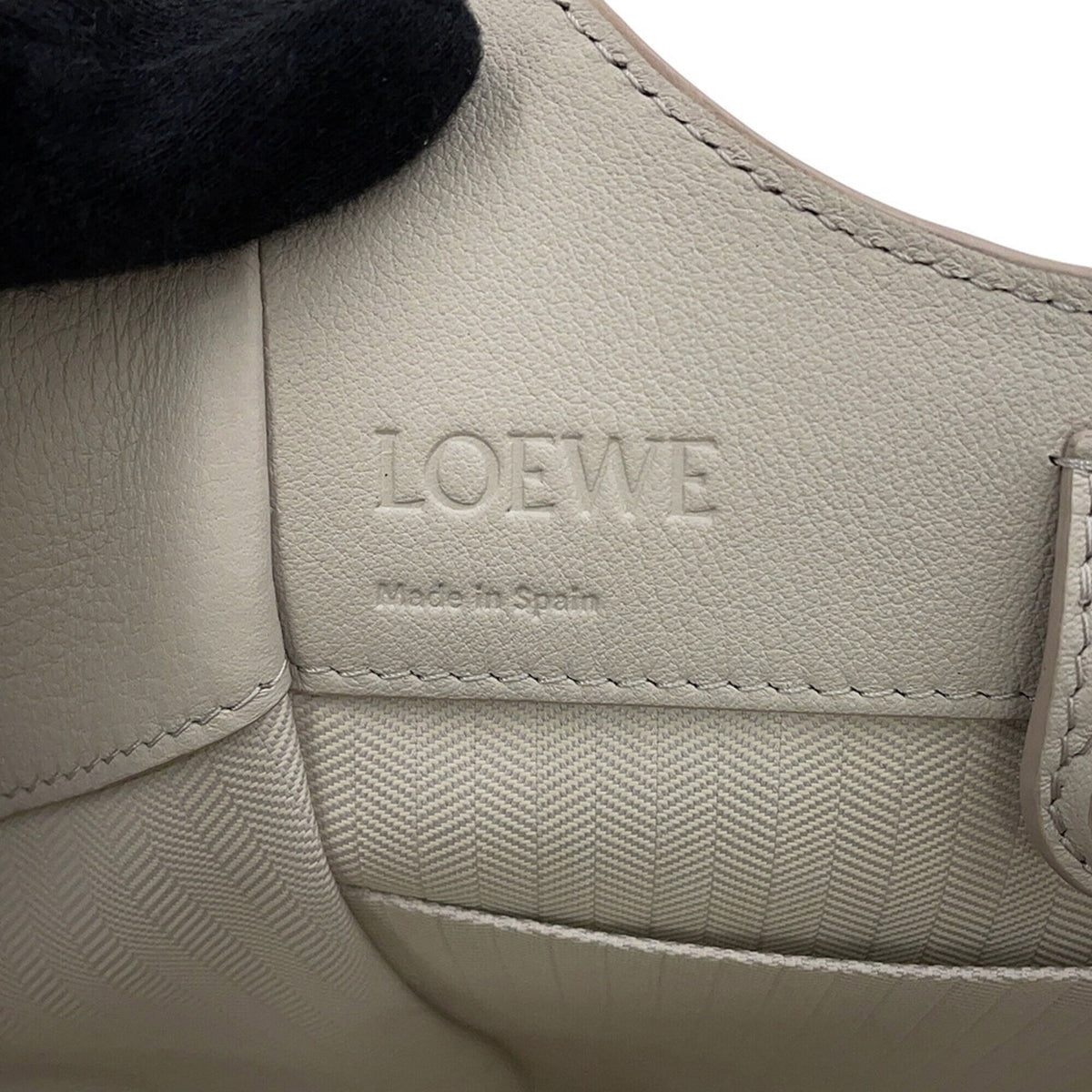 Loewe Leather Handbag (Pre-Owned)