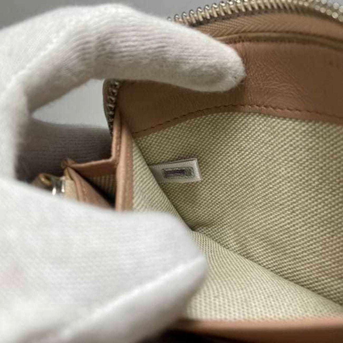 Jimmy Choo Pink Beige Leather Wallet (Bi-Fold) (Pre-Owned)