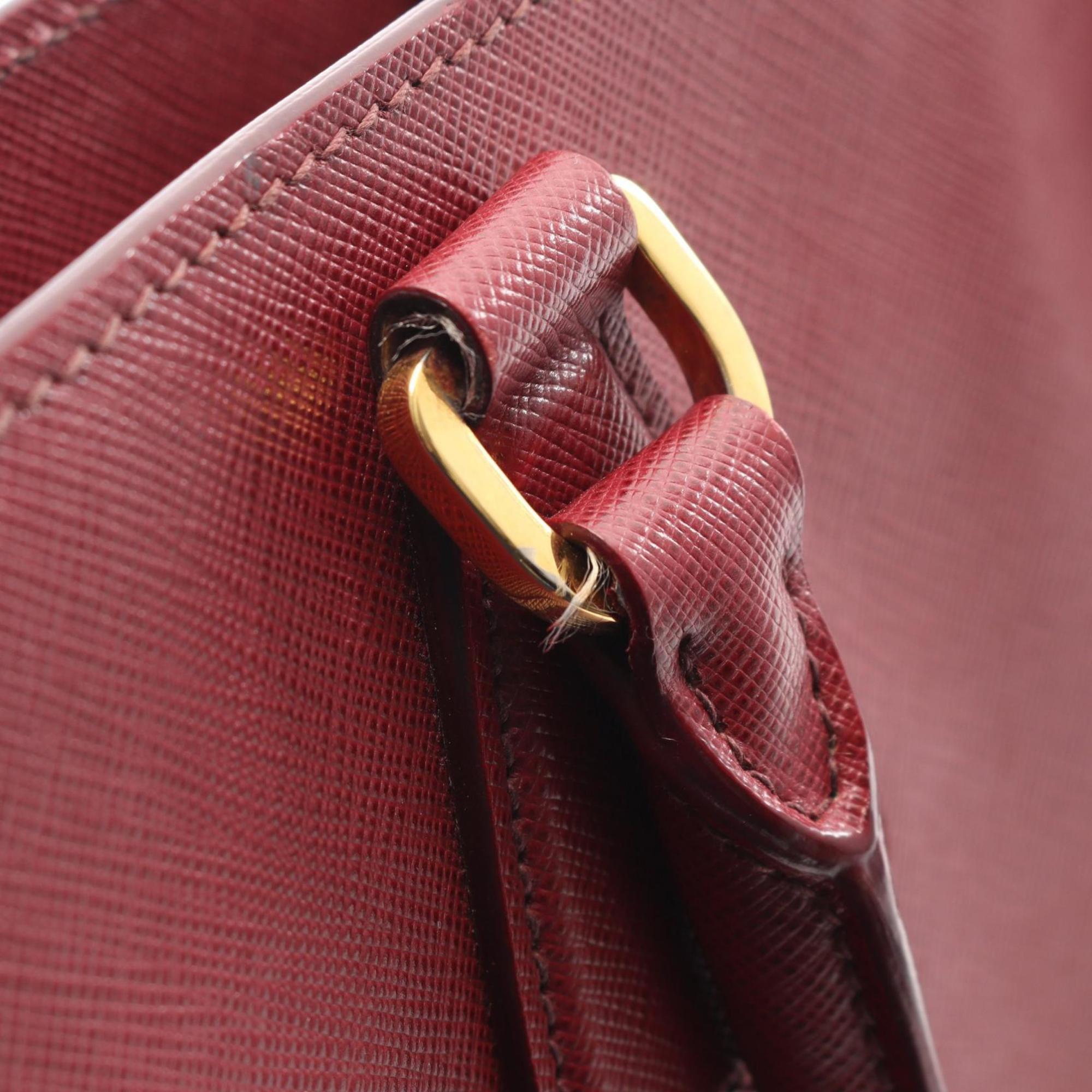 Prada Bordeaux Red Color Leather Handbag (Pre-Owned)