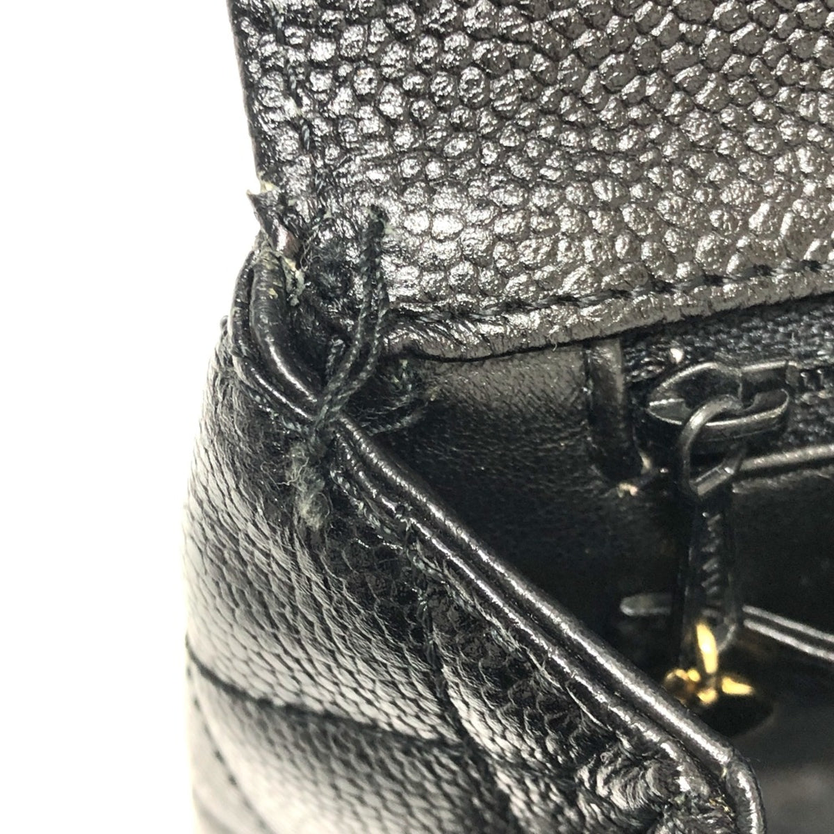 Chanel Black Leather Handbag (Pre-Owned)