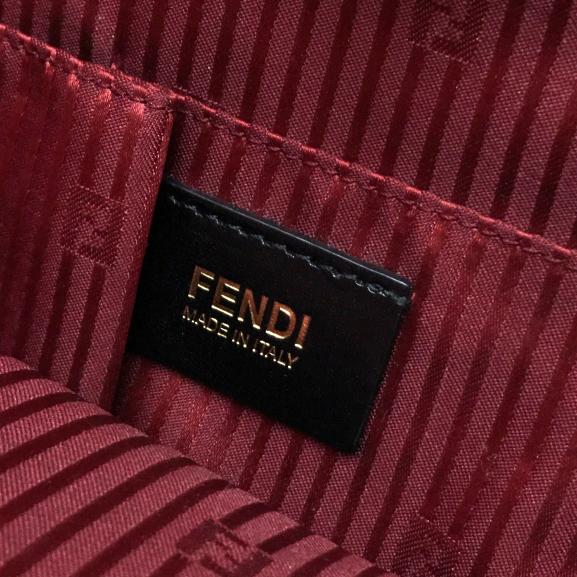 Fendi Red Leather Handbag (Pre-Owned)