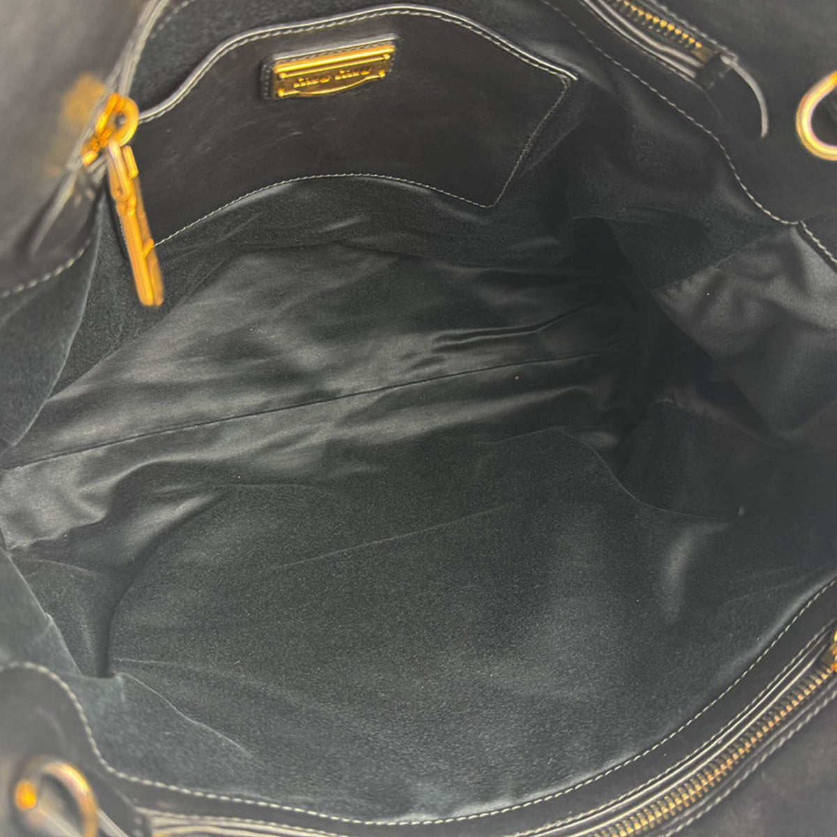 Miu Miu Black Leather Shoulder Bag (Pre-Owned)