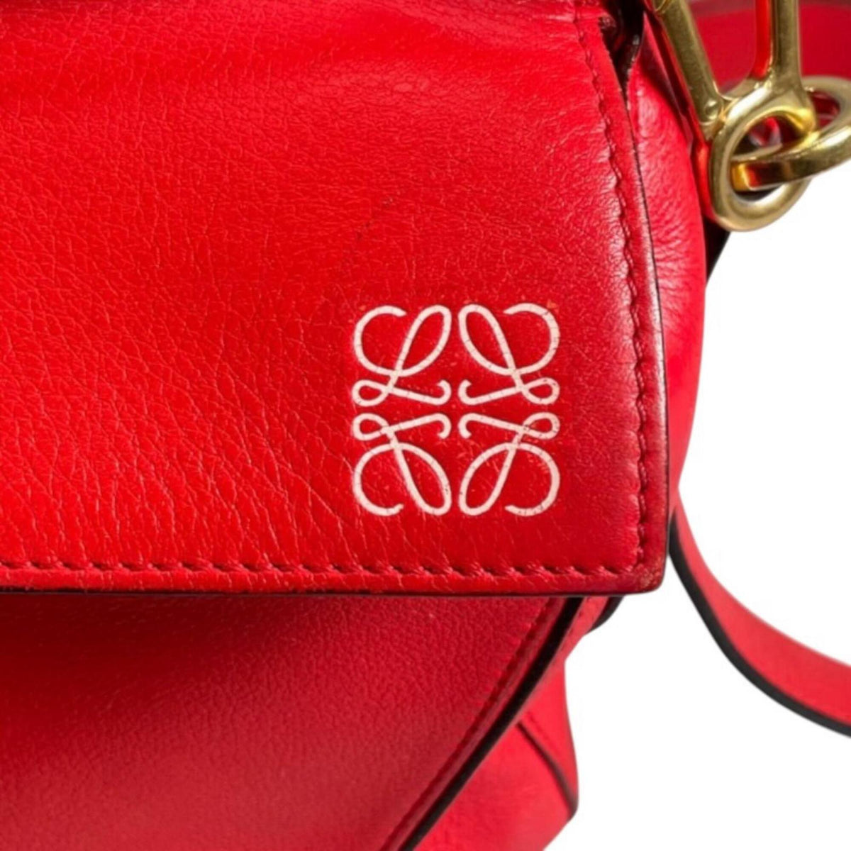 Loewe Red Color Shoulder Bag (Pre-Owned)