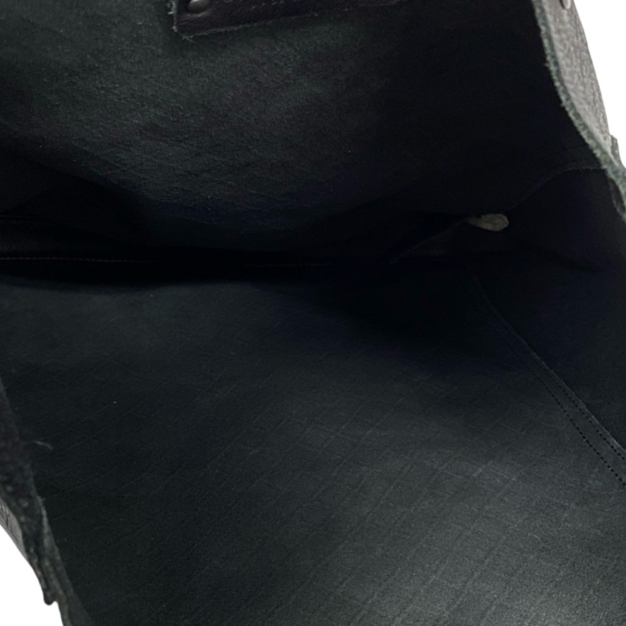 Bottega Veneta Black Leather Pochette Shoulder Bag (Pre-Owned)