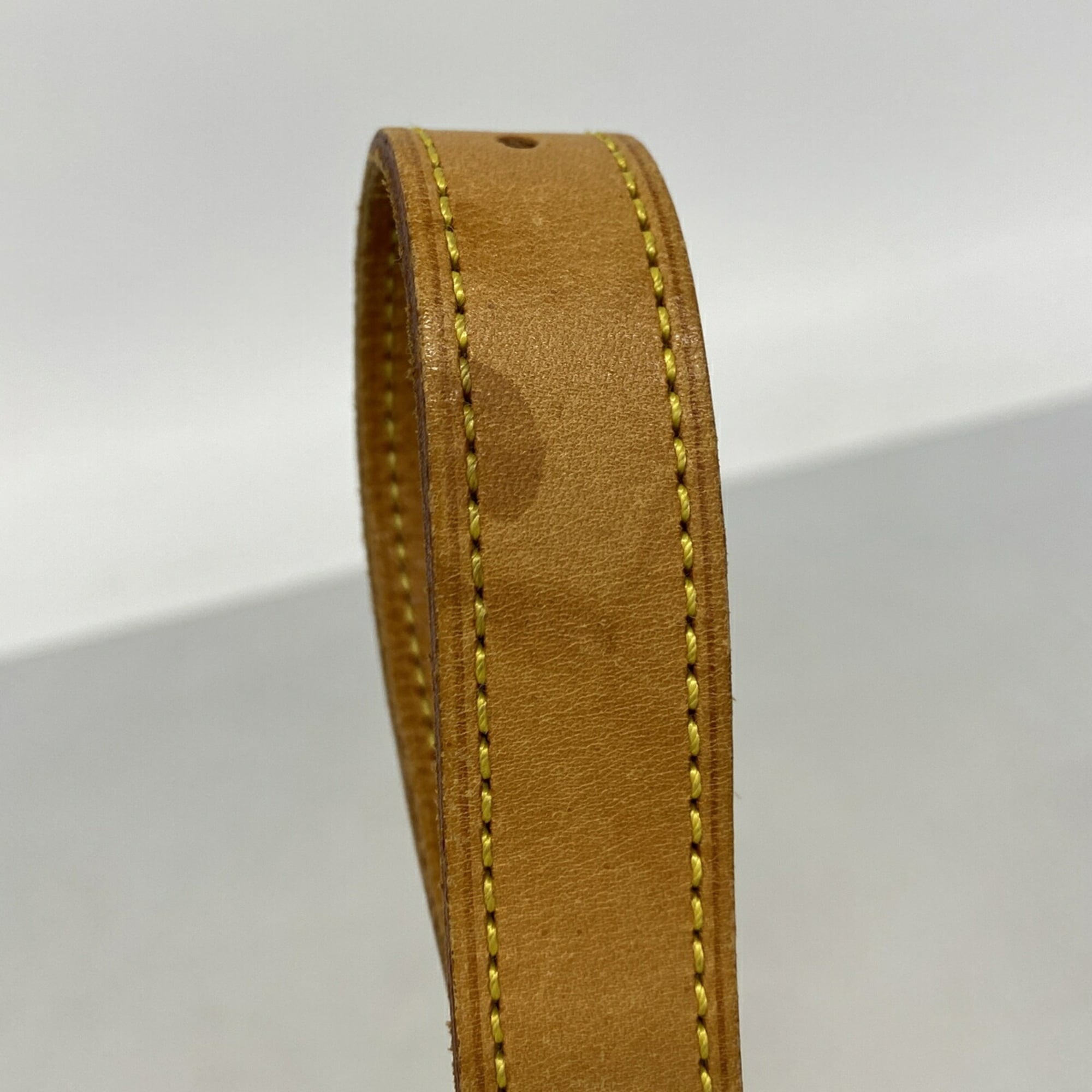 Louis Vuitton Brown Shoulder Bag (Pre-Owned)