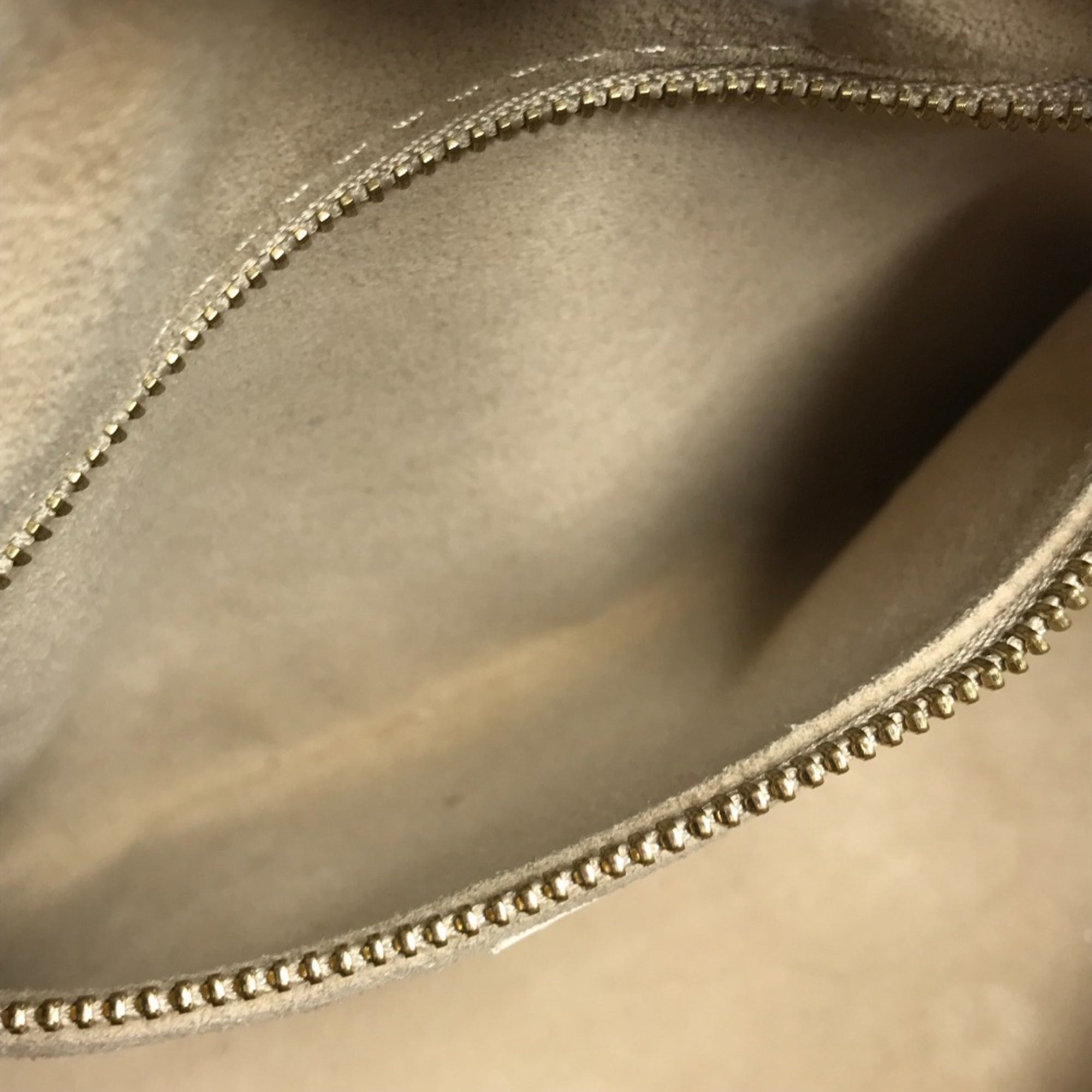 Louis Vuitton White Monogram Empreinte Handbag (Pre-Owned)