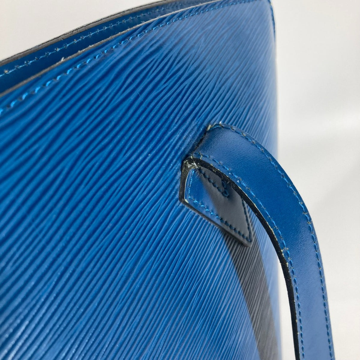 Louis Vuitton Blue Leather Tote Bag (Pre-Owned)