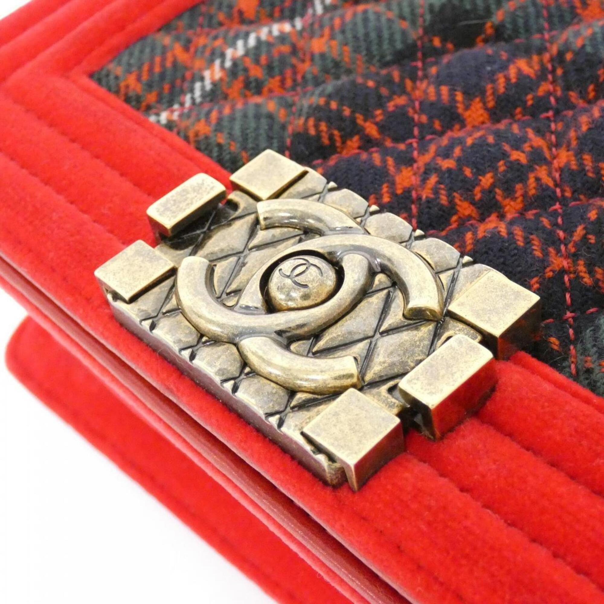 Chanel Green Red Color Canvas Shoulder Bag (Pre-Owned)
