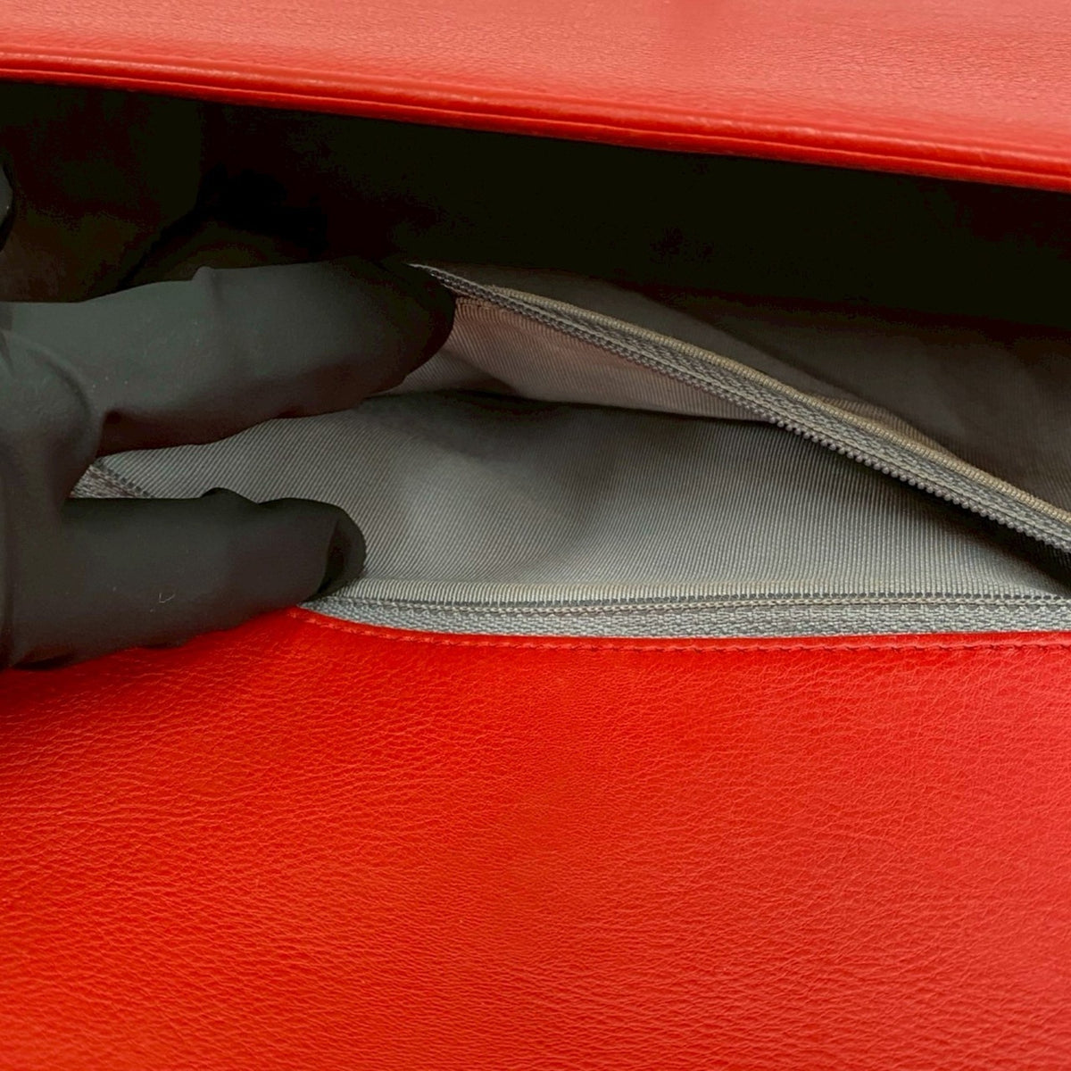 Chanel Red Color Leather Shoulder Bag (Pre-Owned)