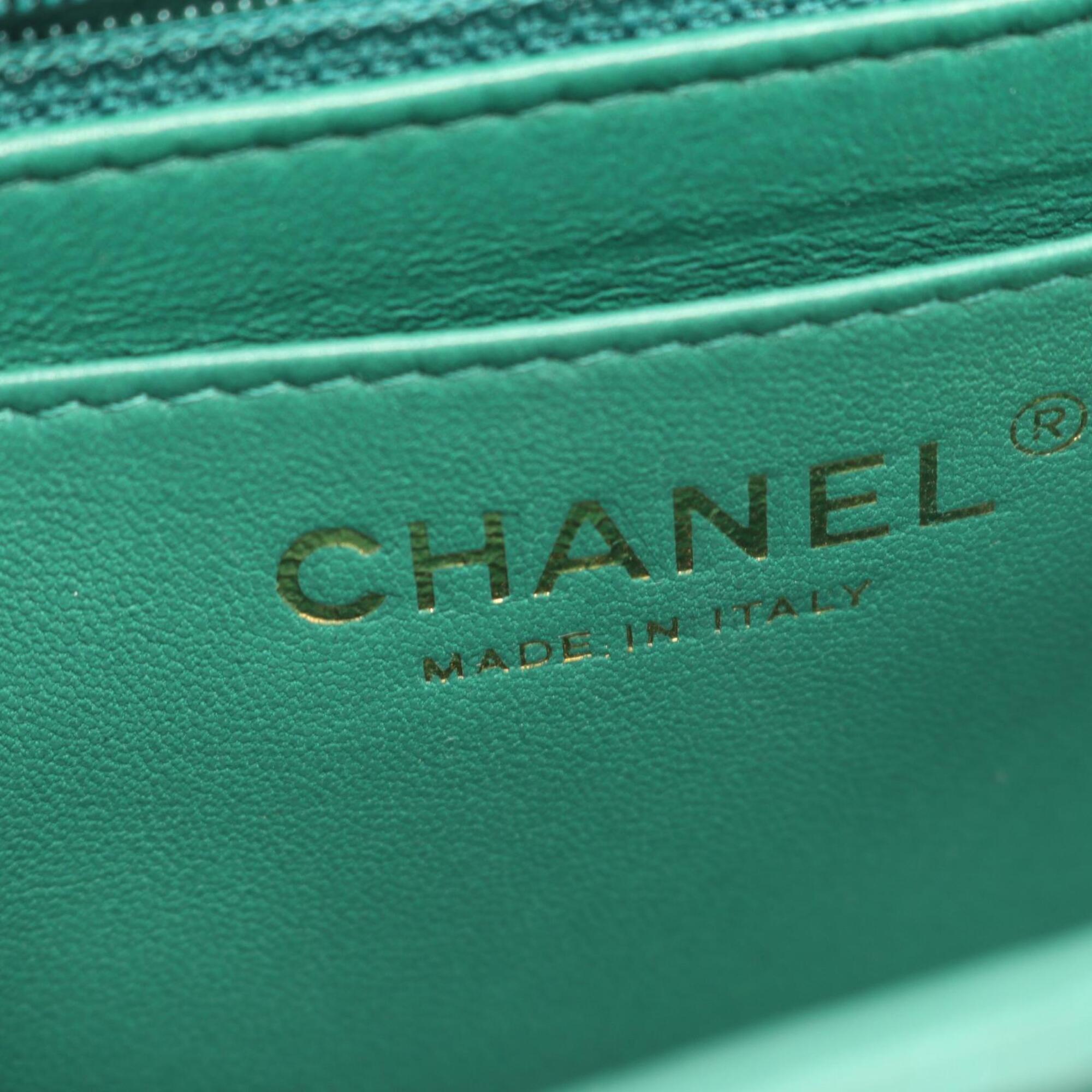 Chanel Green Leather Handbag Shoulder Bag (Pre-Owned)