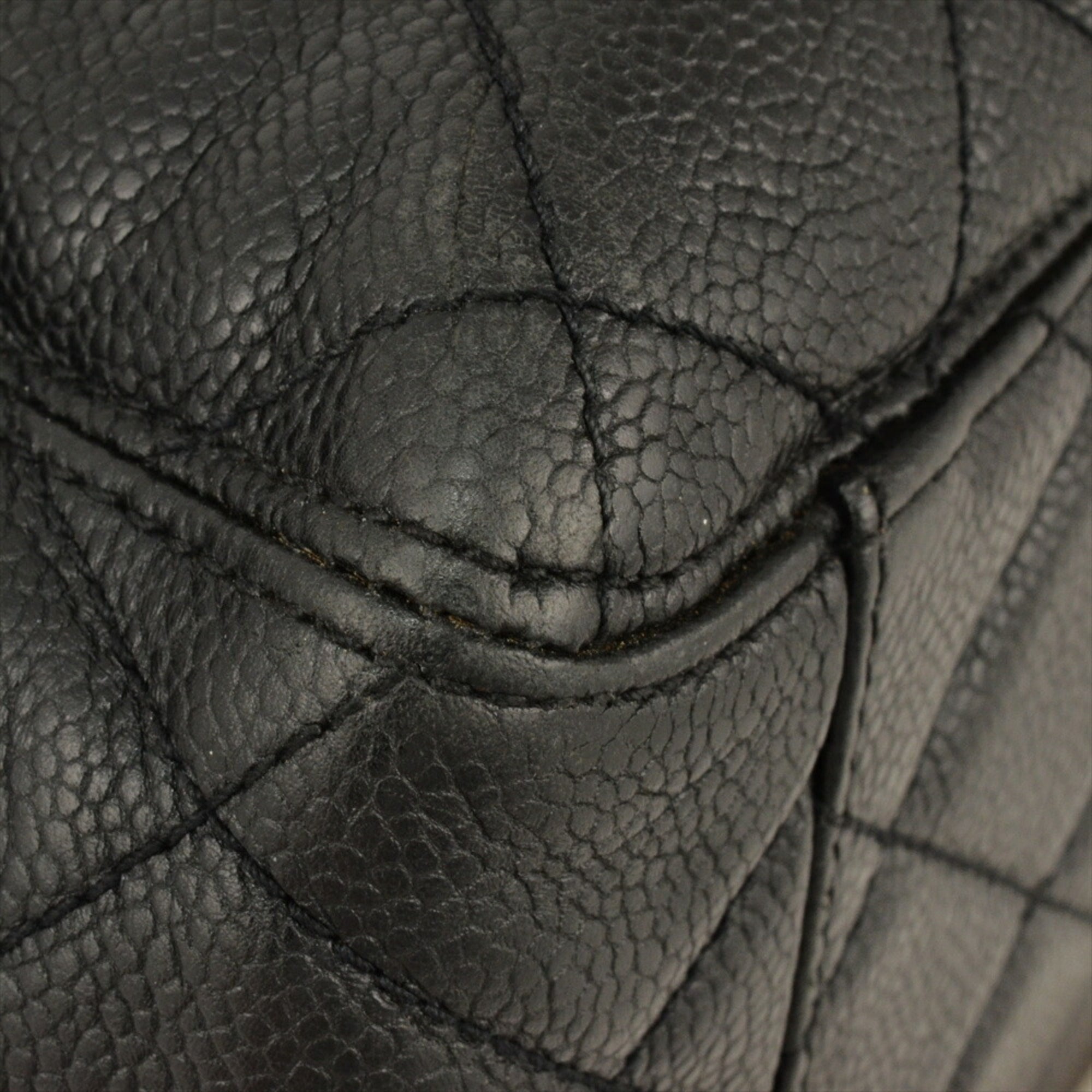 Chanel Black Grained Calfskin Shoulder Bag (Pre-Owned)