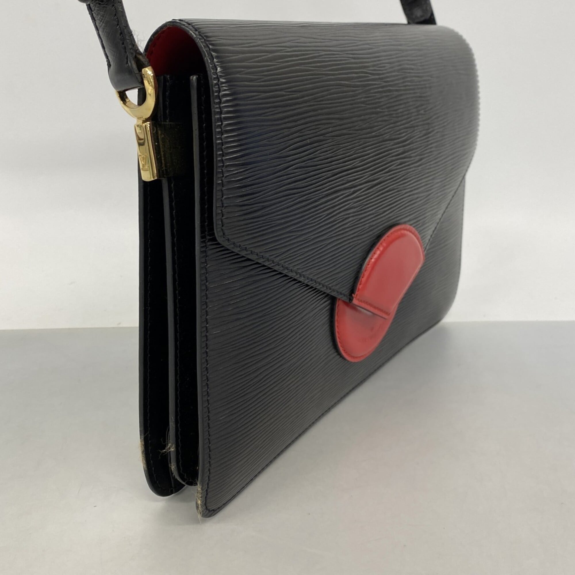 Louis Vuitton Noir Shoulder Bag (Pre-Owned)