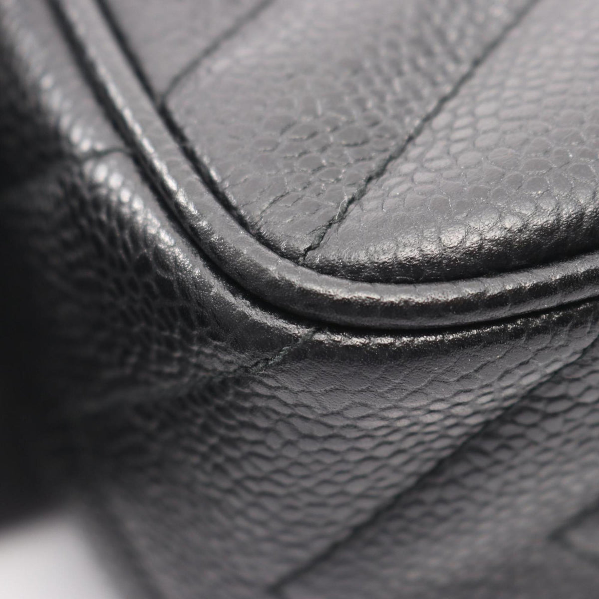 Chanel Black Leather Handbag Shoulder Bag (Pre-Owned)