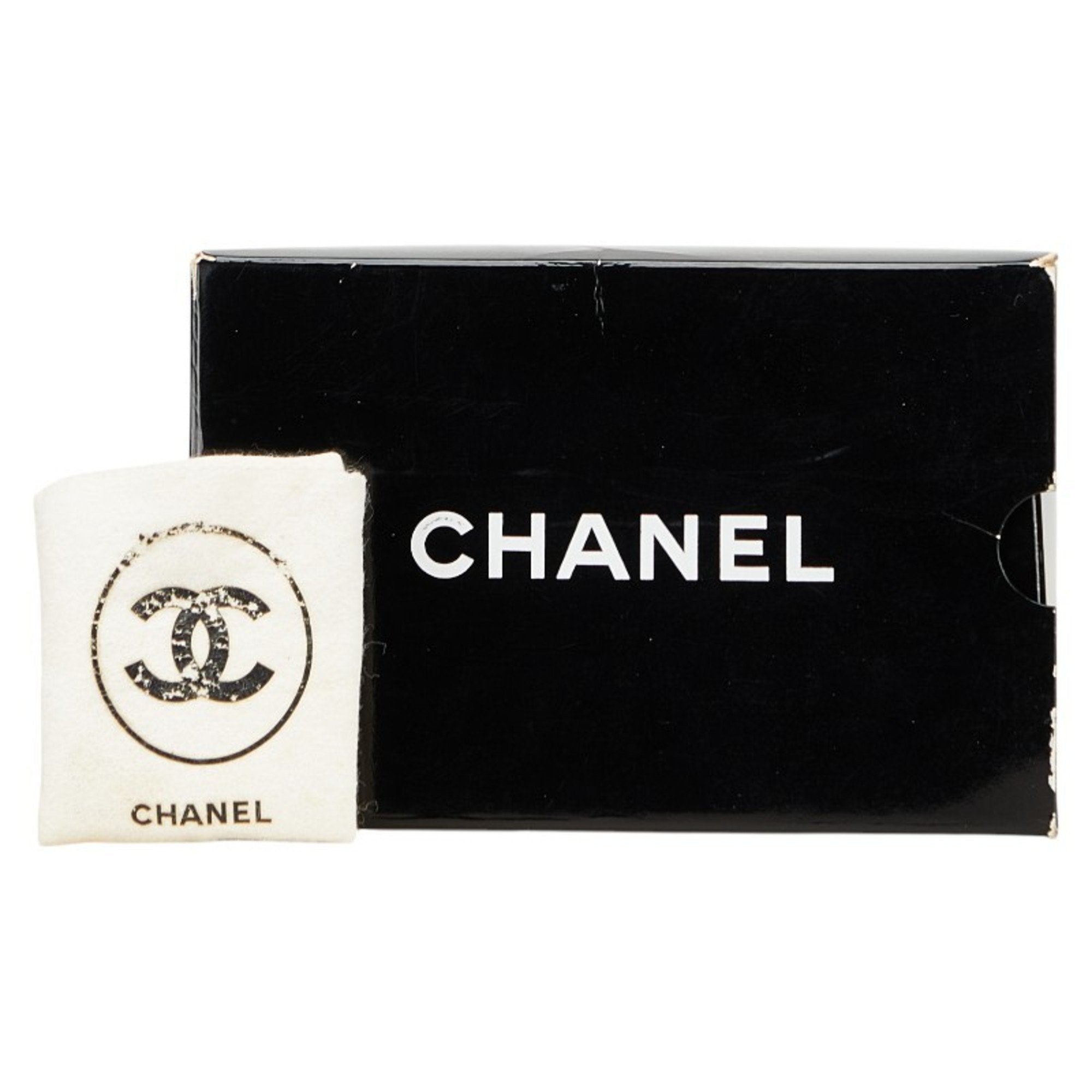 Chanel Matelasse Black Leather Shoulder Bag (Pre-Owned)