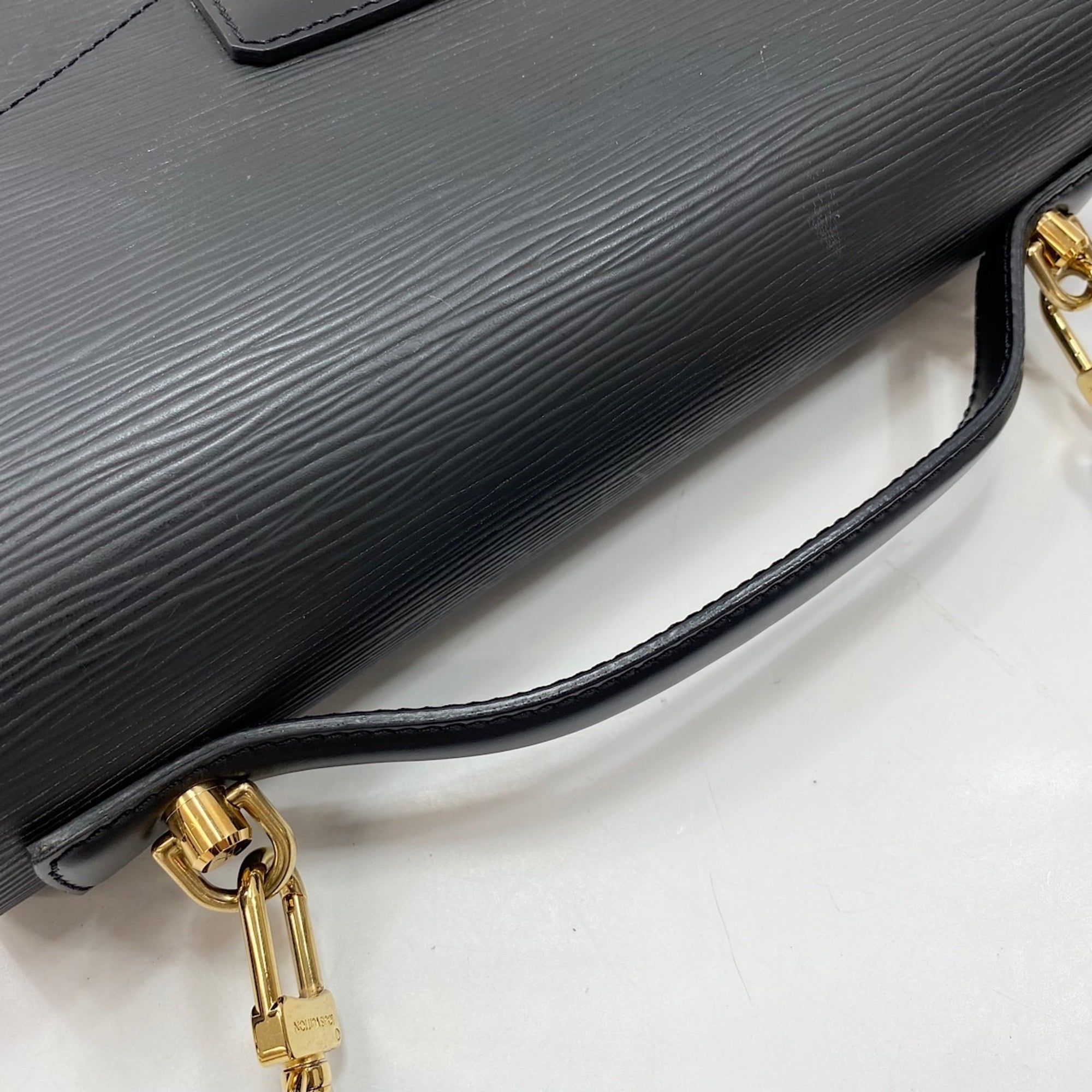 Louis Vuitton Black Handbag (Pre-Owned)