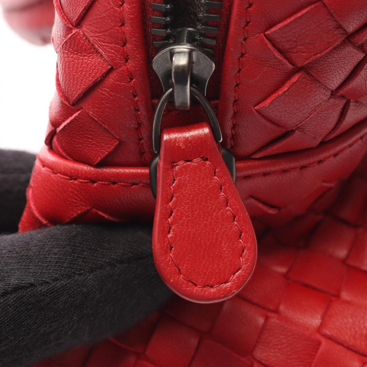 Bottega Veneta Red Color Leather Handbag (Pre-Owned)