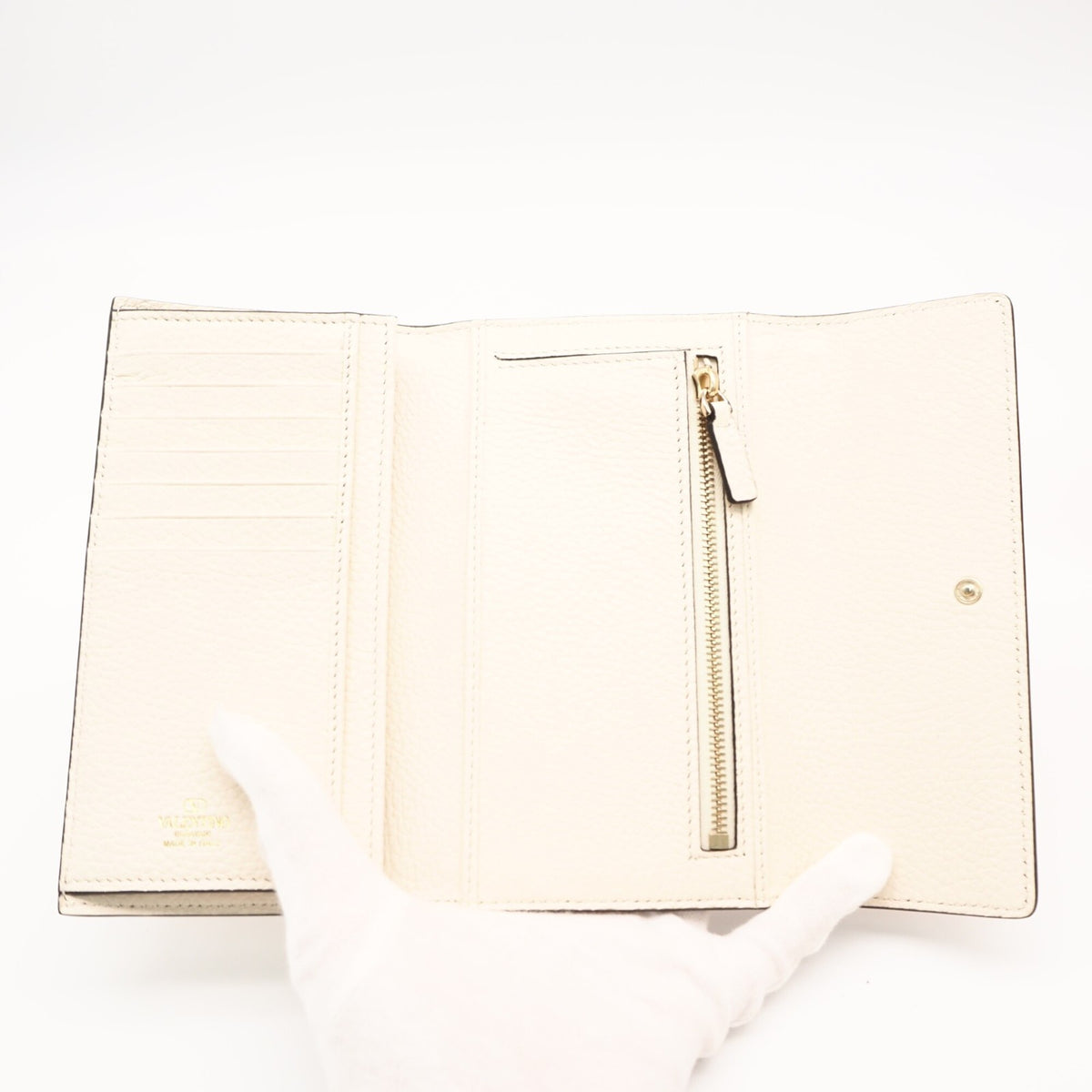 Valentino Ivory Leather Long Wallet (Bi-Fold) (Pre-Owned)