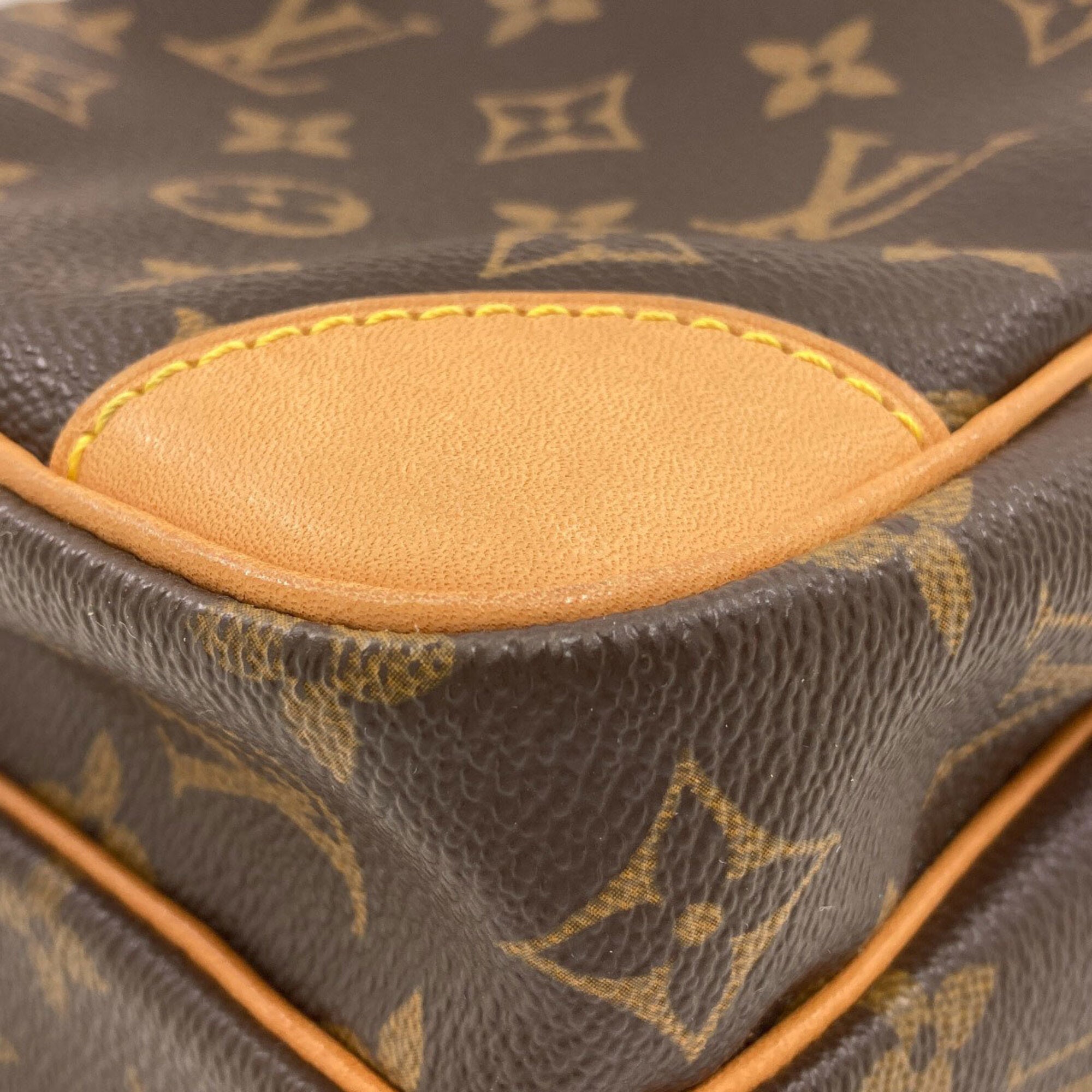 Louis Vuitton Monogram Monogram Shoulder Bag (Pre-Owned)