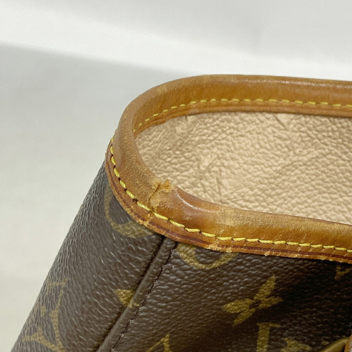 Louis Vuitton Brown Tote Bag (Pre-Owned)
