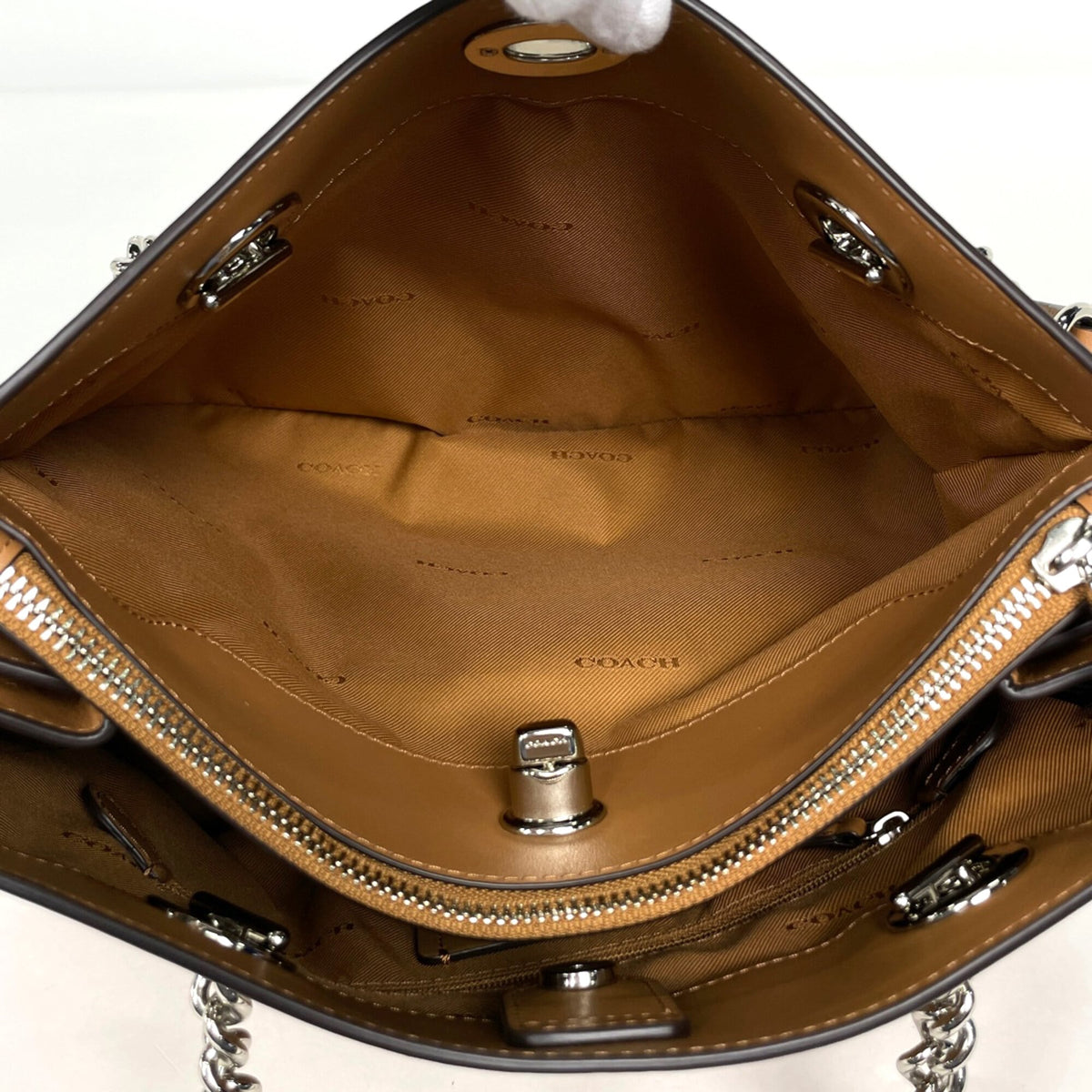 Coach Brown Leather Shoulder Bag (Pre-Owned)