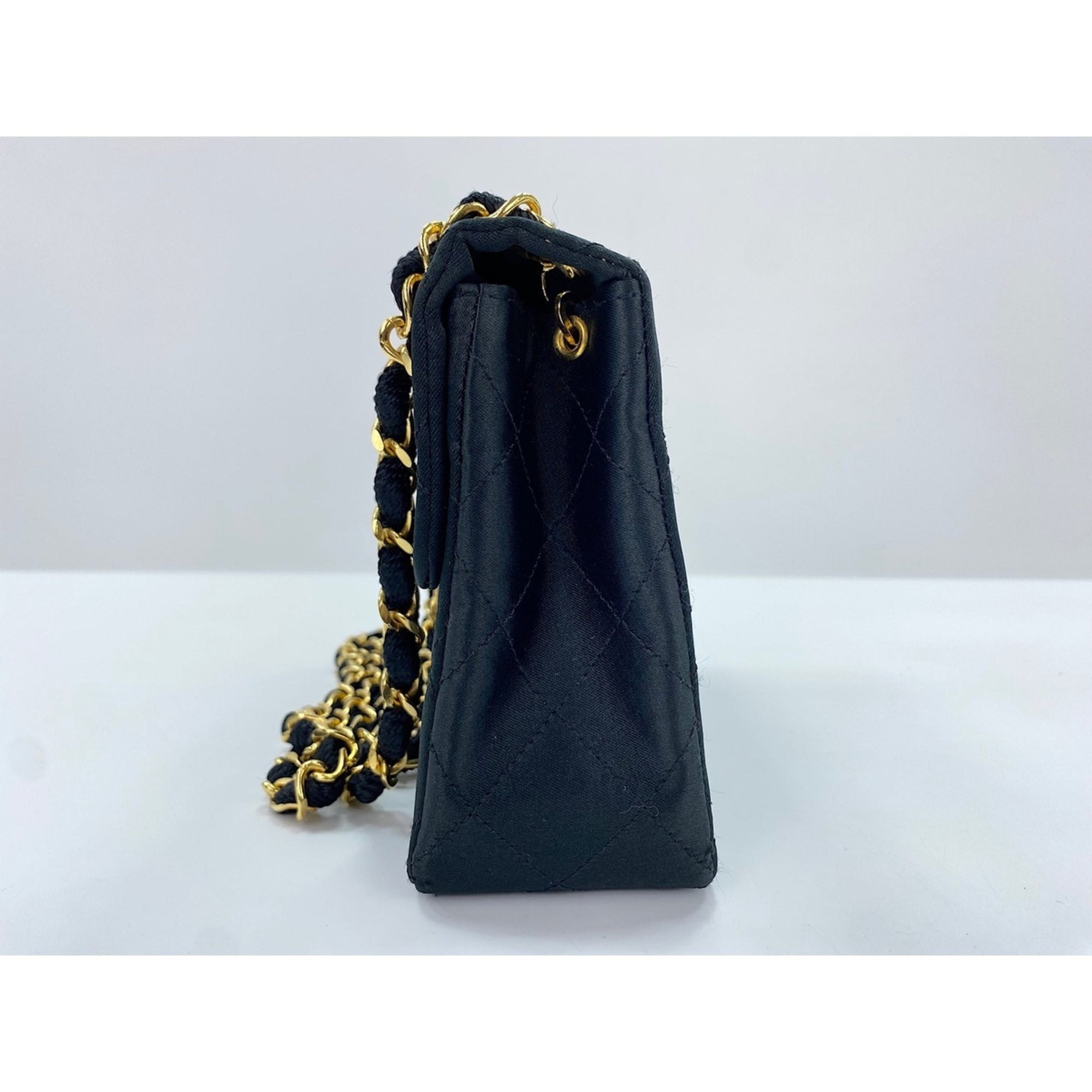 Chanel Matelasse Black Shoulder Bag (Pre-Owned)