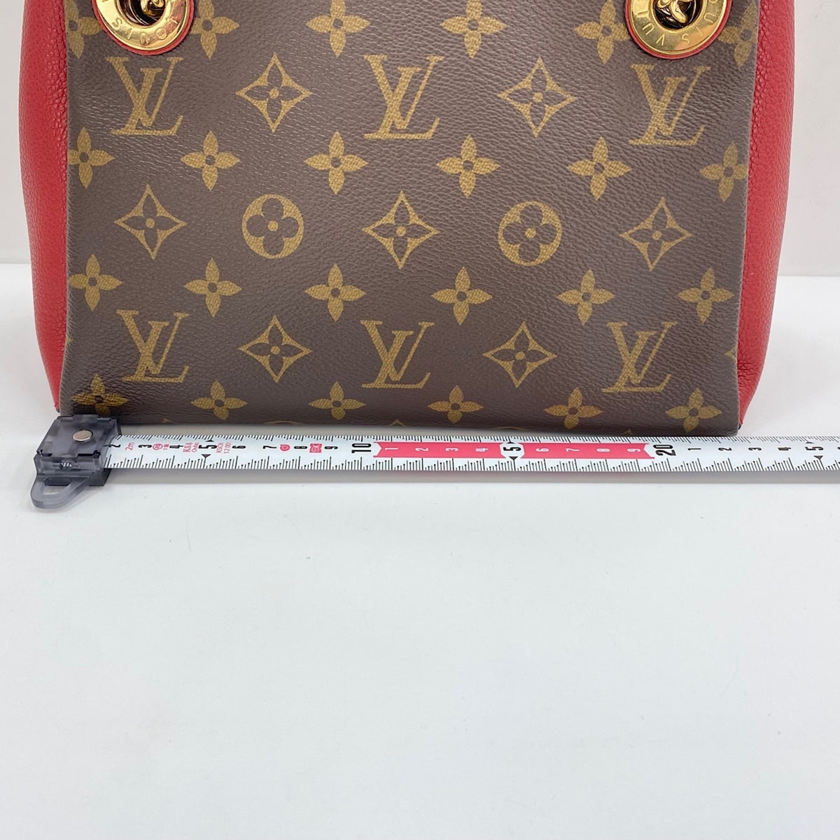 Louis Vuitton Brown Shoulder Bag (Pre-Owned)