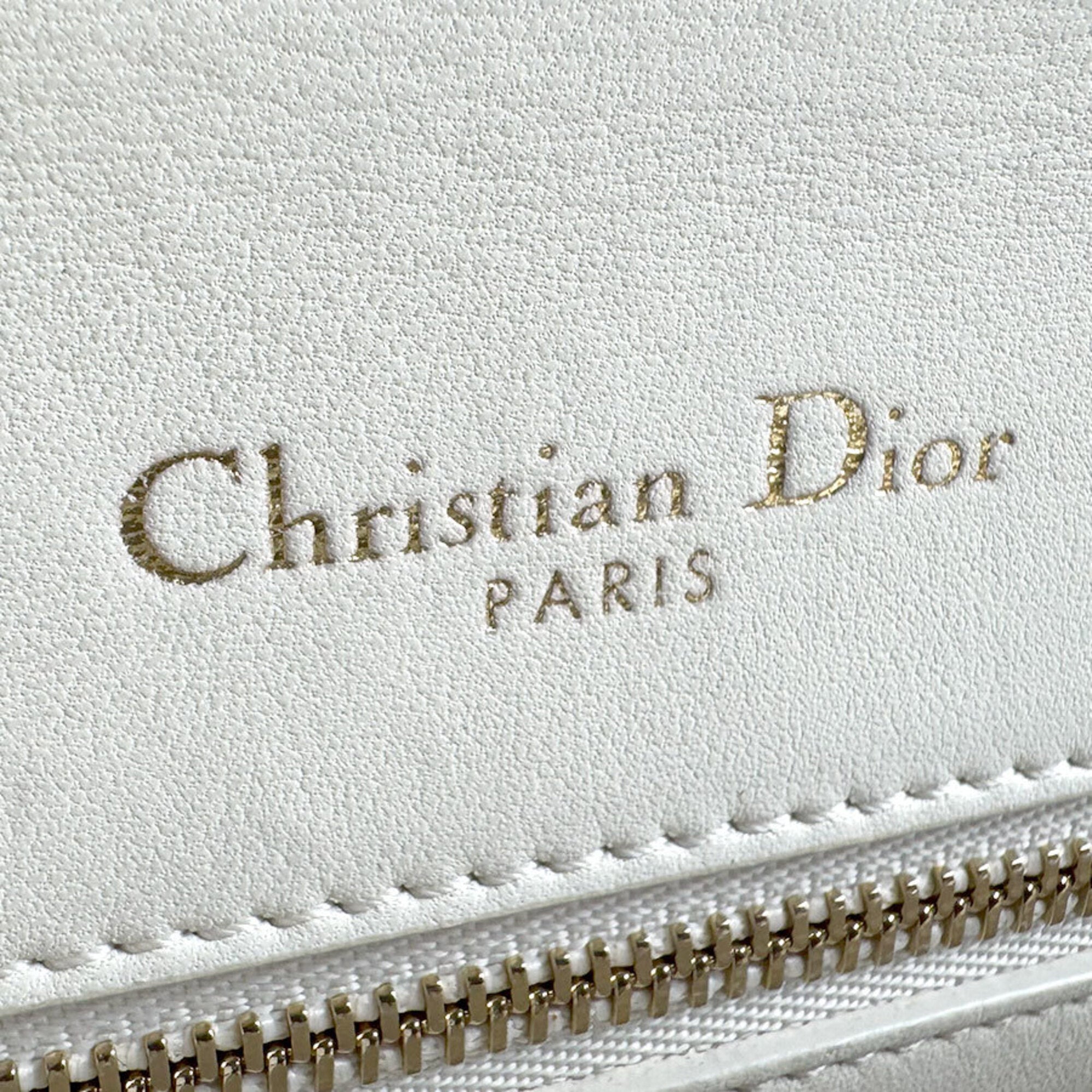 Christian Dior White Leather Shoulder Bag (Pre-Owned)