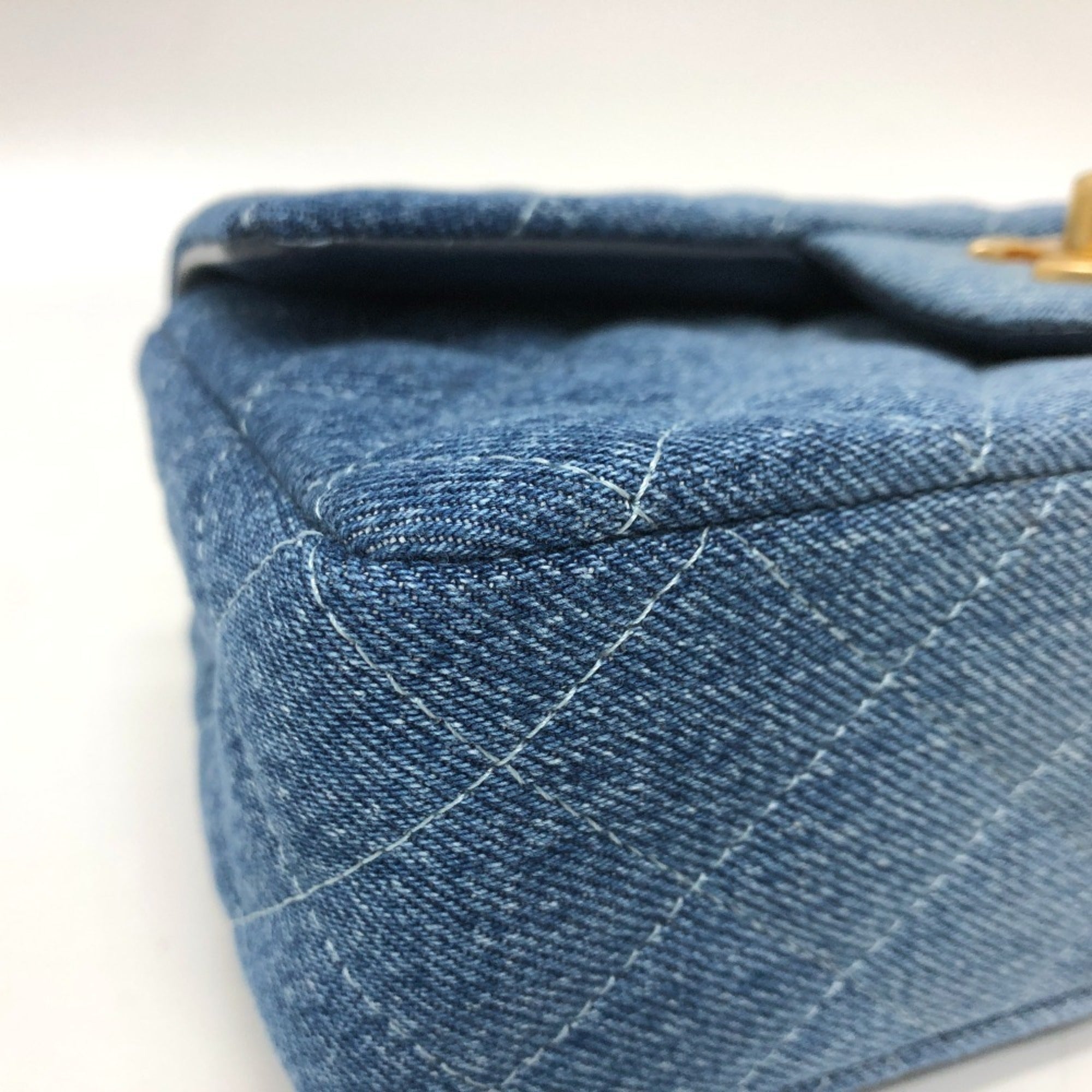 Chanel Matelasse Blue Denim Shoulder Bag (Pre-Owned)