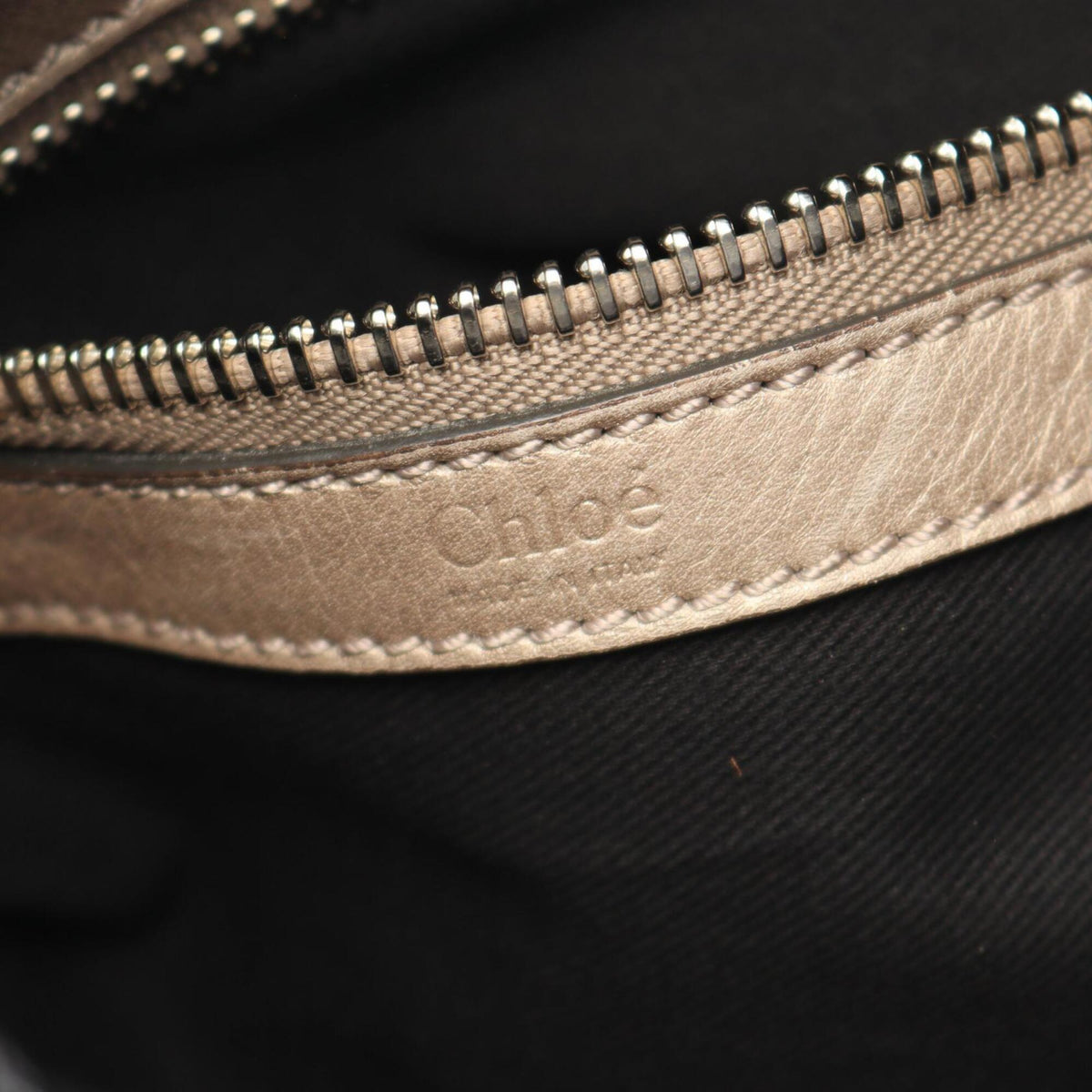 Chloé Black Leather Handbag Shoulder Bag (Pre-Owned)