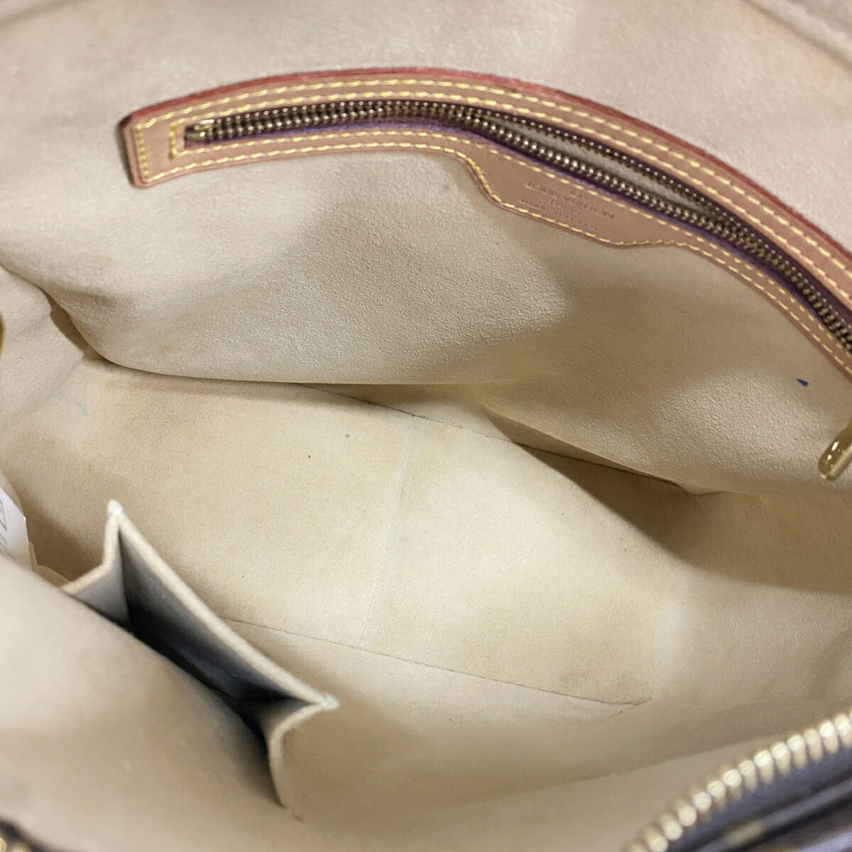 Louis Vuitton Brown Shoulder Bag (Pre-Owned)