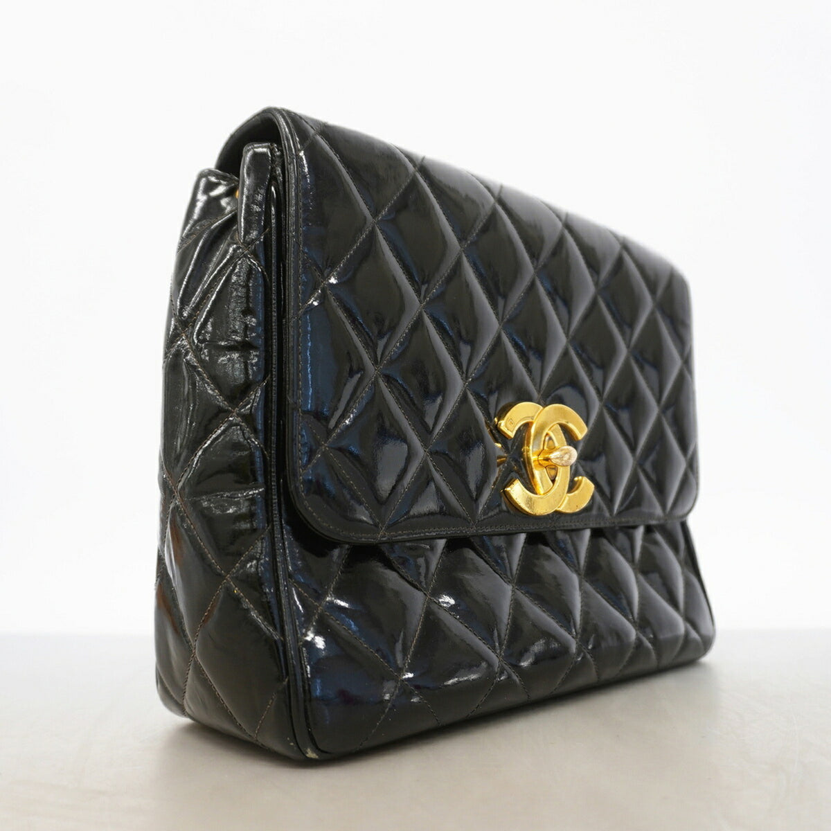 Chanel Black Patent Leather Shoulder Bag (Pre-Owned)