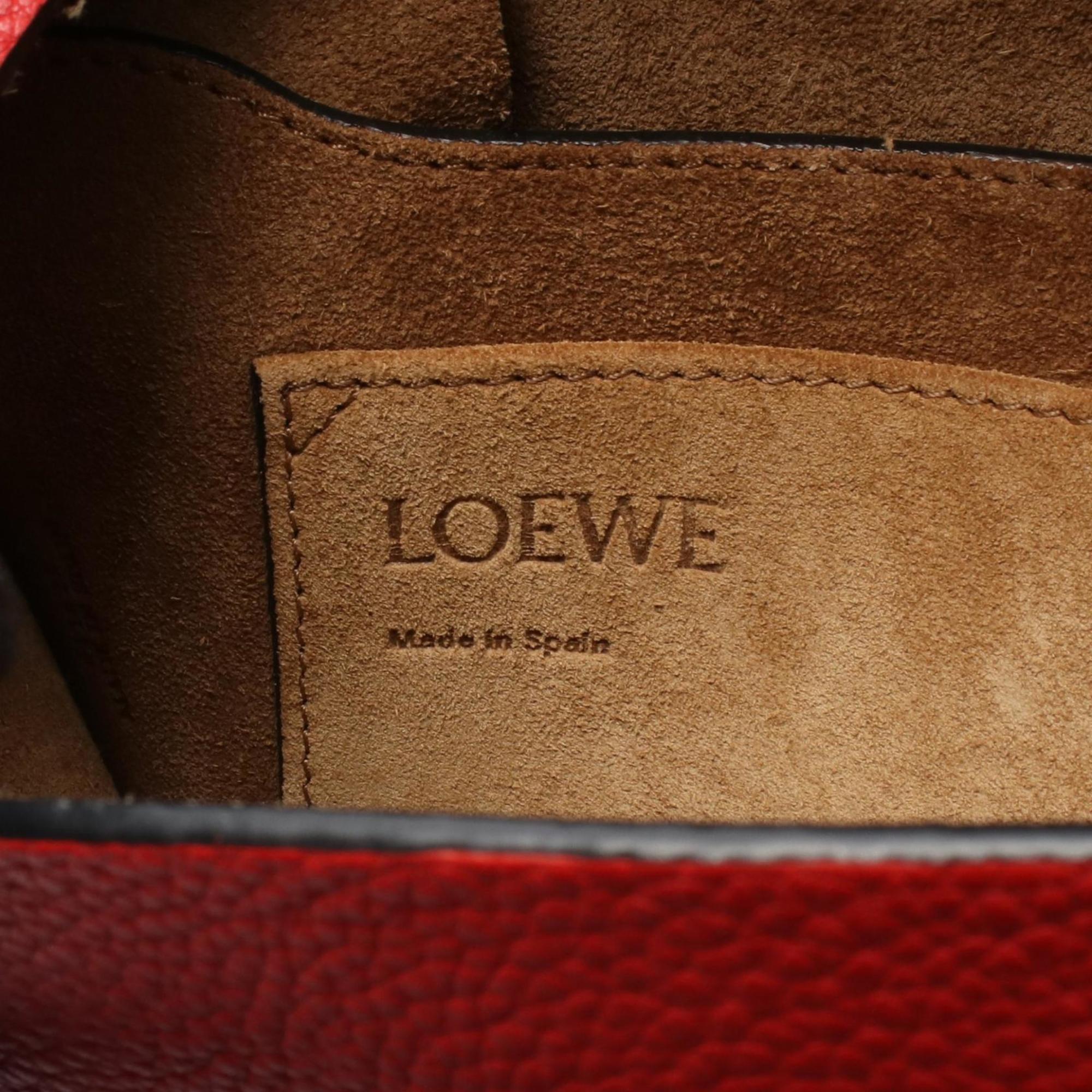 Loewe Red Color Leather Shoulder Bag (Pre-Owned)
