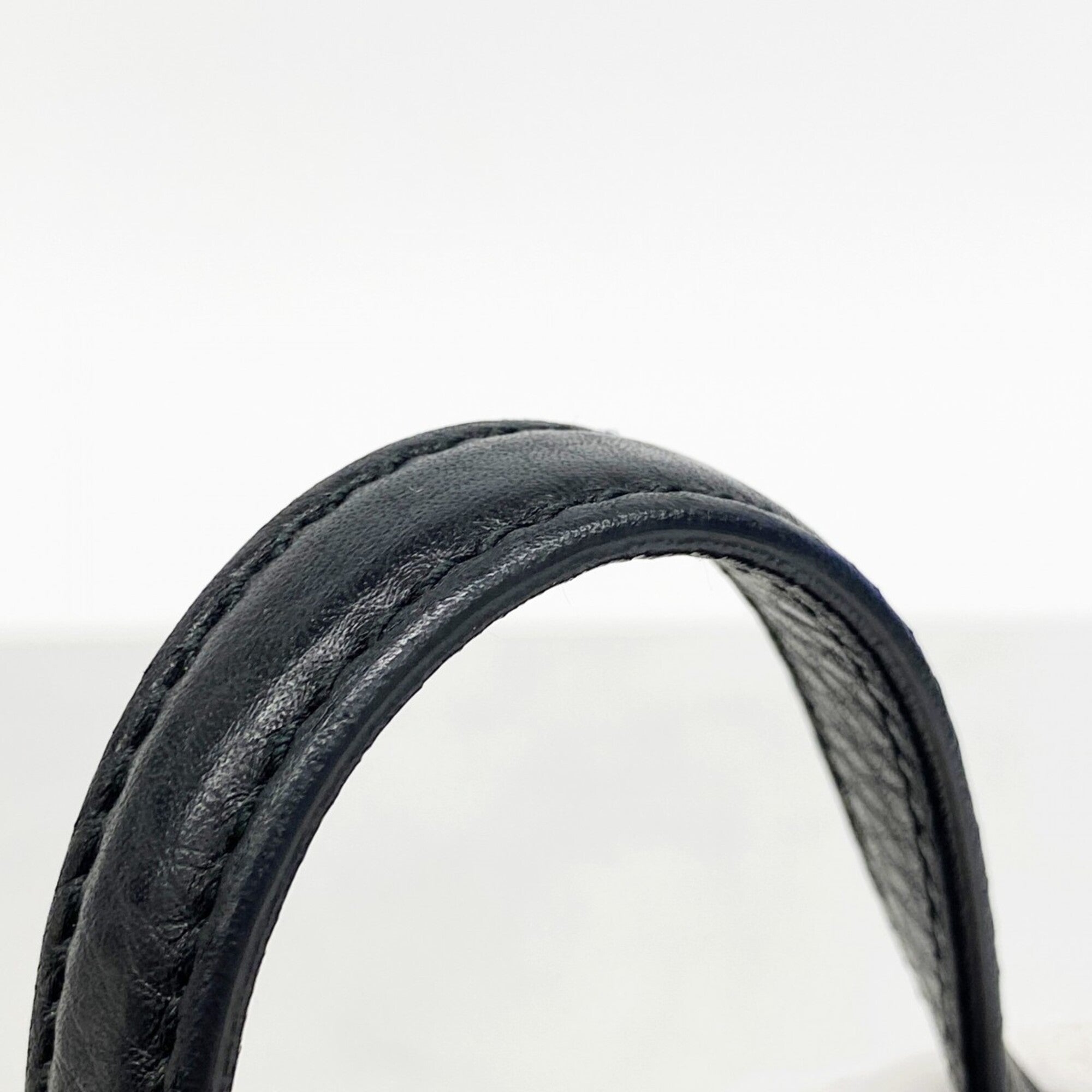 Gucci Black Leather Handbag (Pre-Owned)