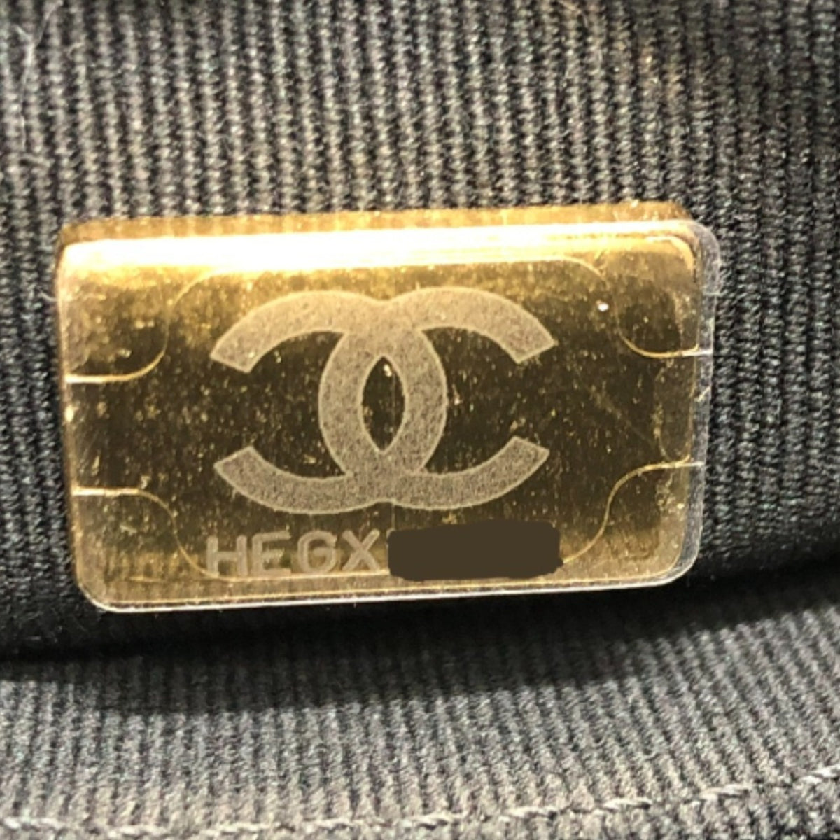 Chanel Black Leather Shoulder Bag (Pre-Owned)