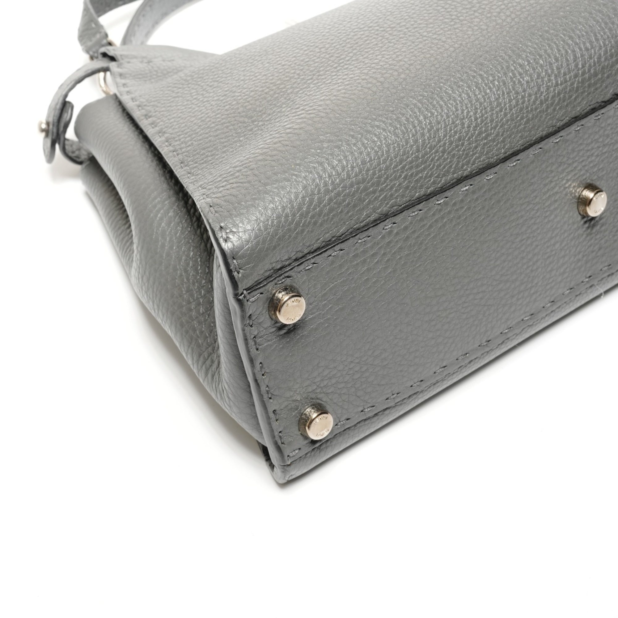 Fendi Peekaboo Gray Leather Handbag (Pre-Owned)