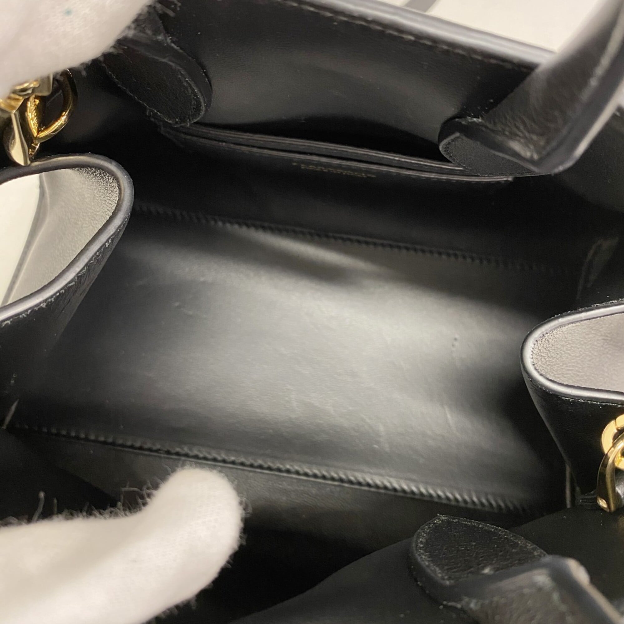 Salvatore Ferragamo Black Leather Handbag (Pre-Owned)