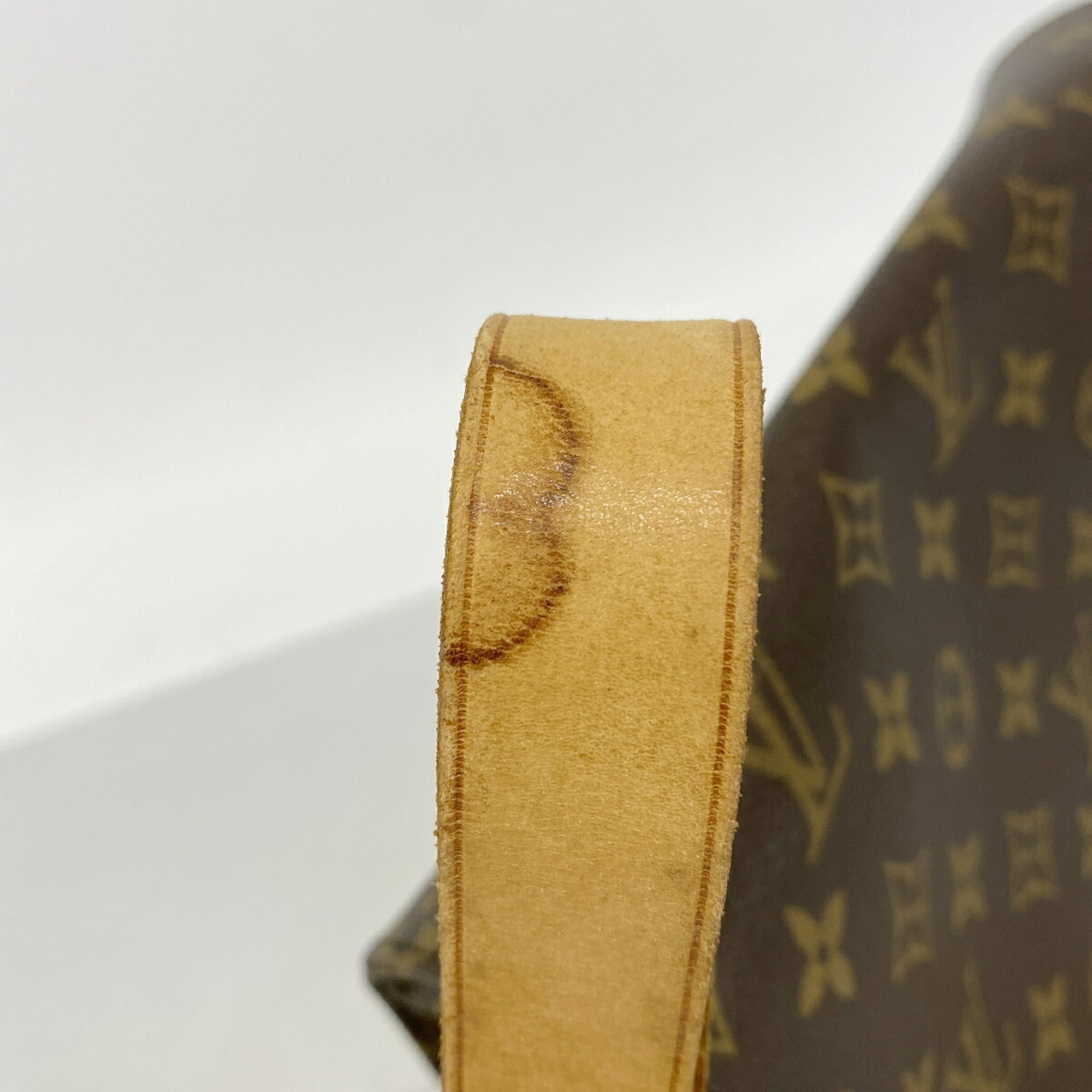Louis Vuitton Brown Shoulder Bag (Pre-Owned)