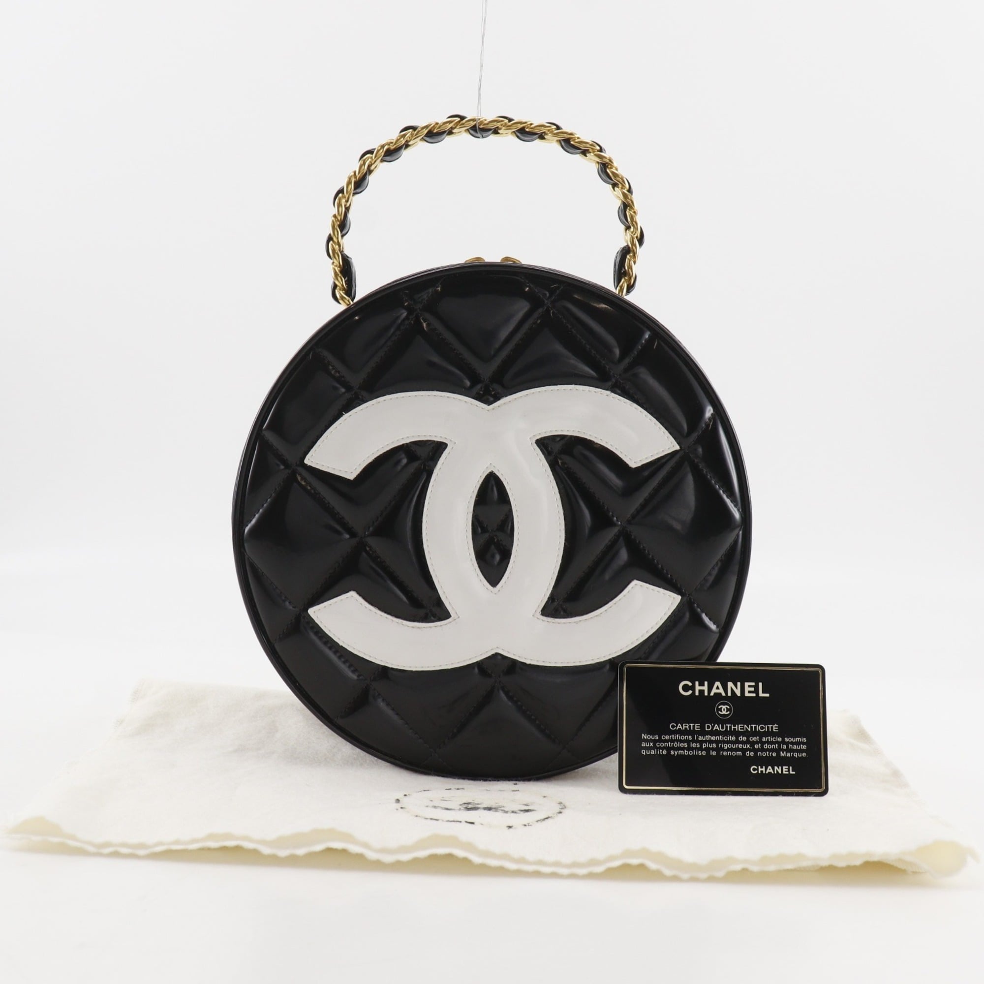 Chanel Black Patent Leather Handbag (Pre-Owned)