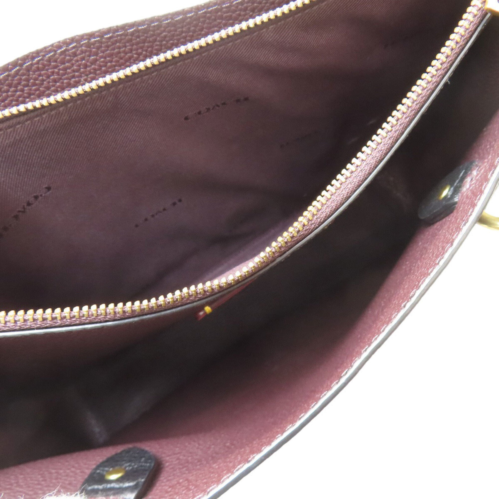 Coach Black Leather Handbag (Pre-Owned)