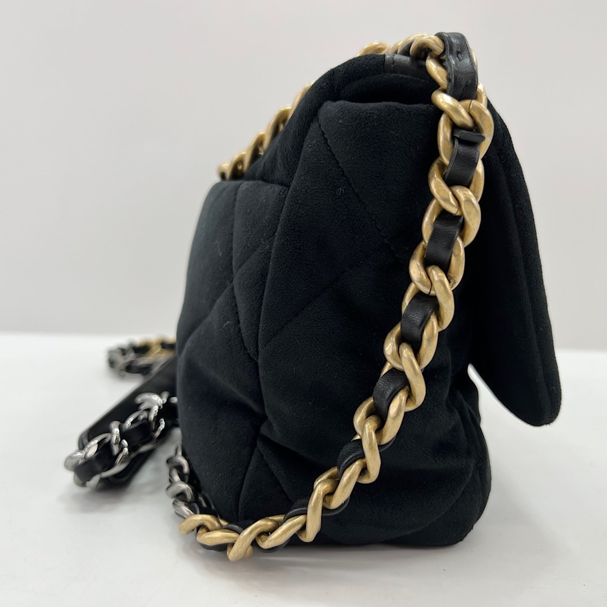 Chanel Matelasse Black Velvet Shoulder Bag (Pre-Owned)