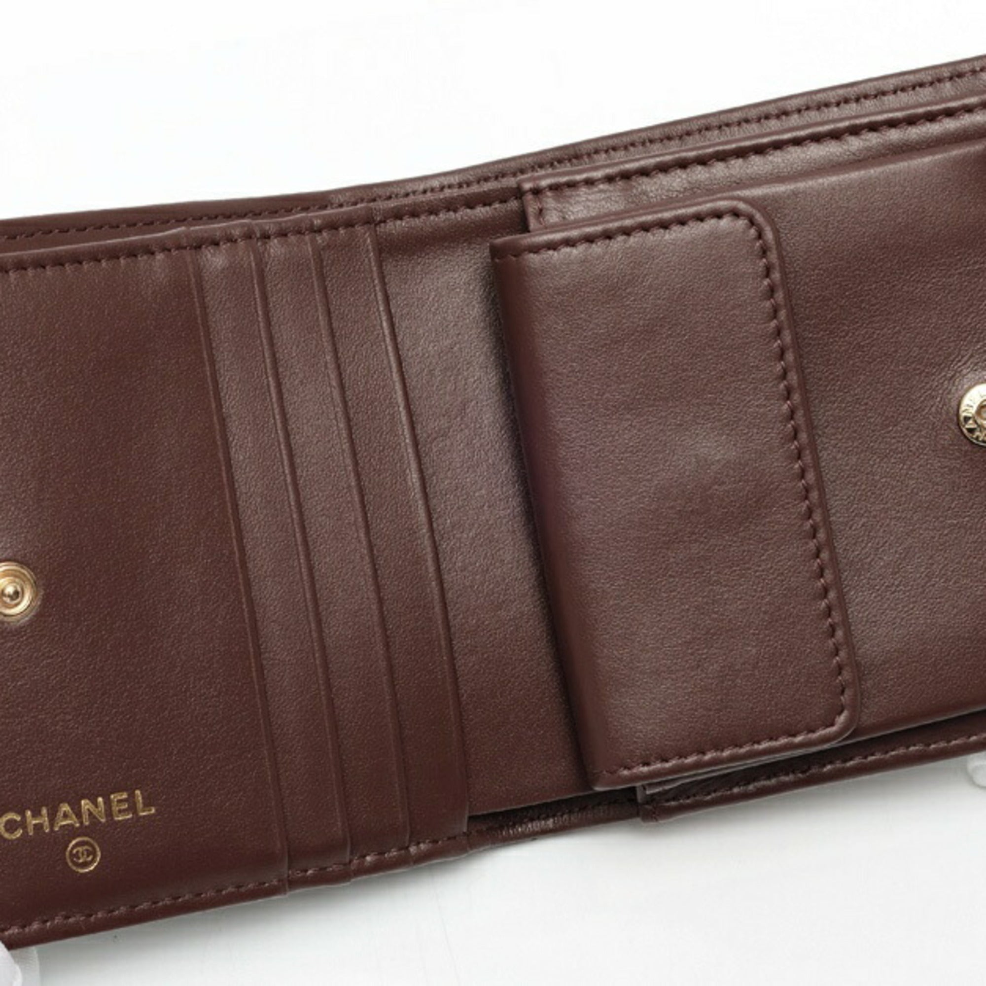 Chanel Matelasse Black Grained Calfskin Wallet (Bi-Fold) (Pre-Owned)