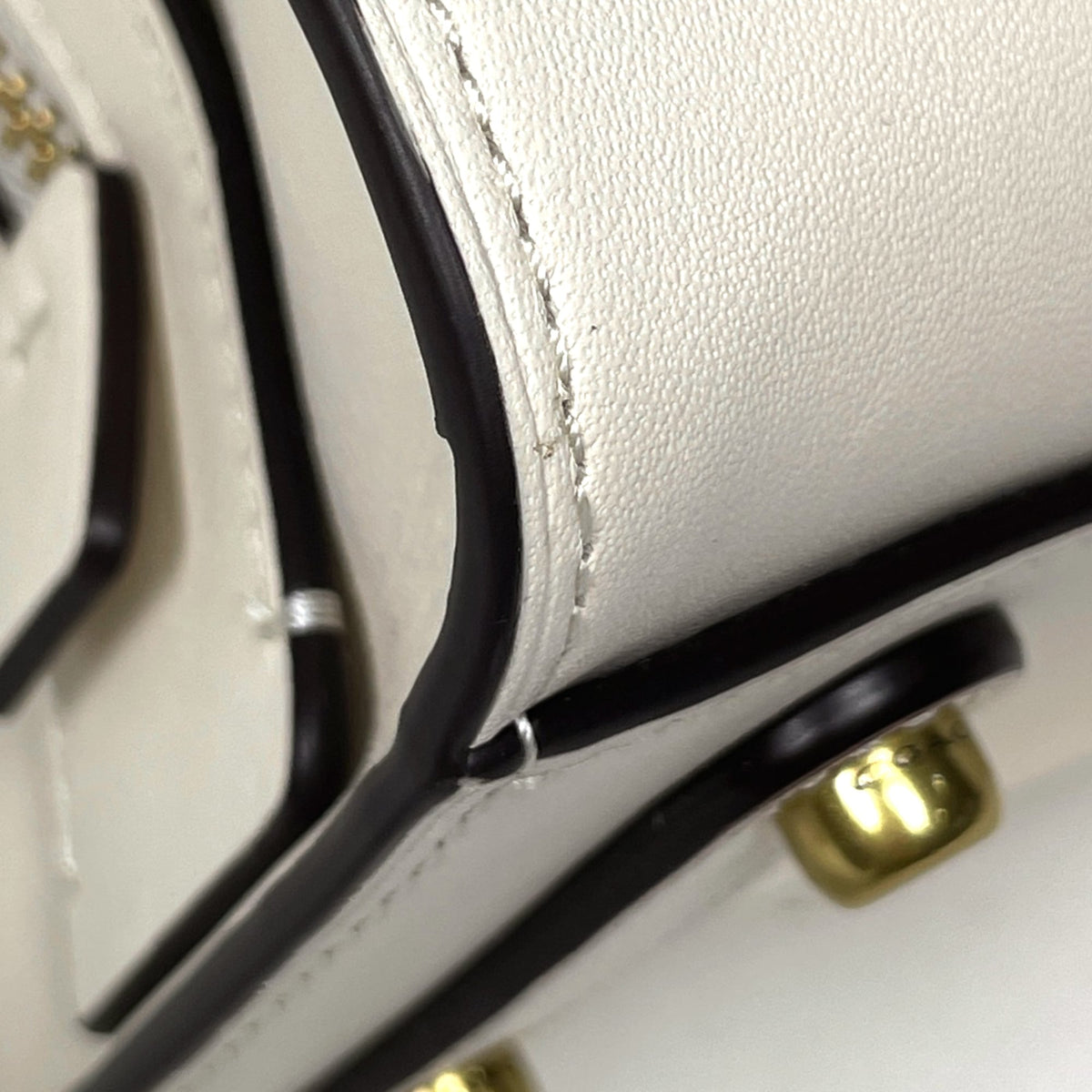 Coach White Leather Handbag (Pre-Owned)